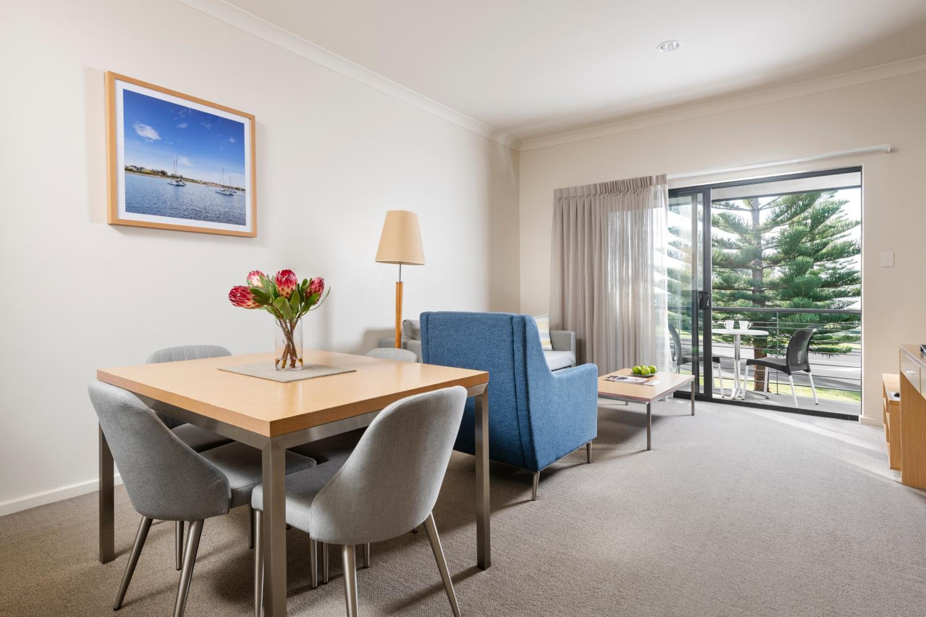 One-Bedroom Apartment - Photo 6