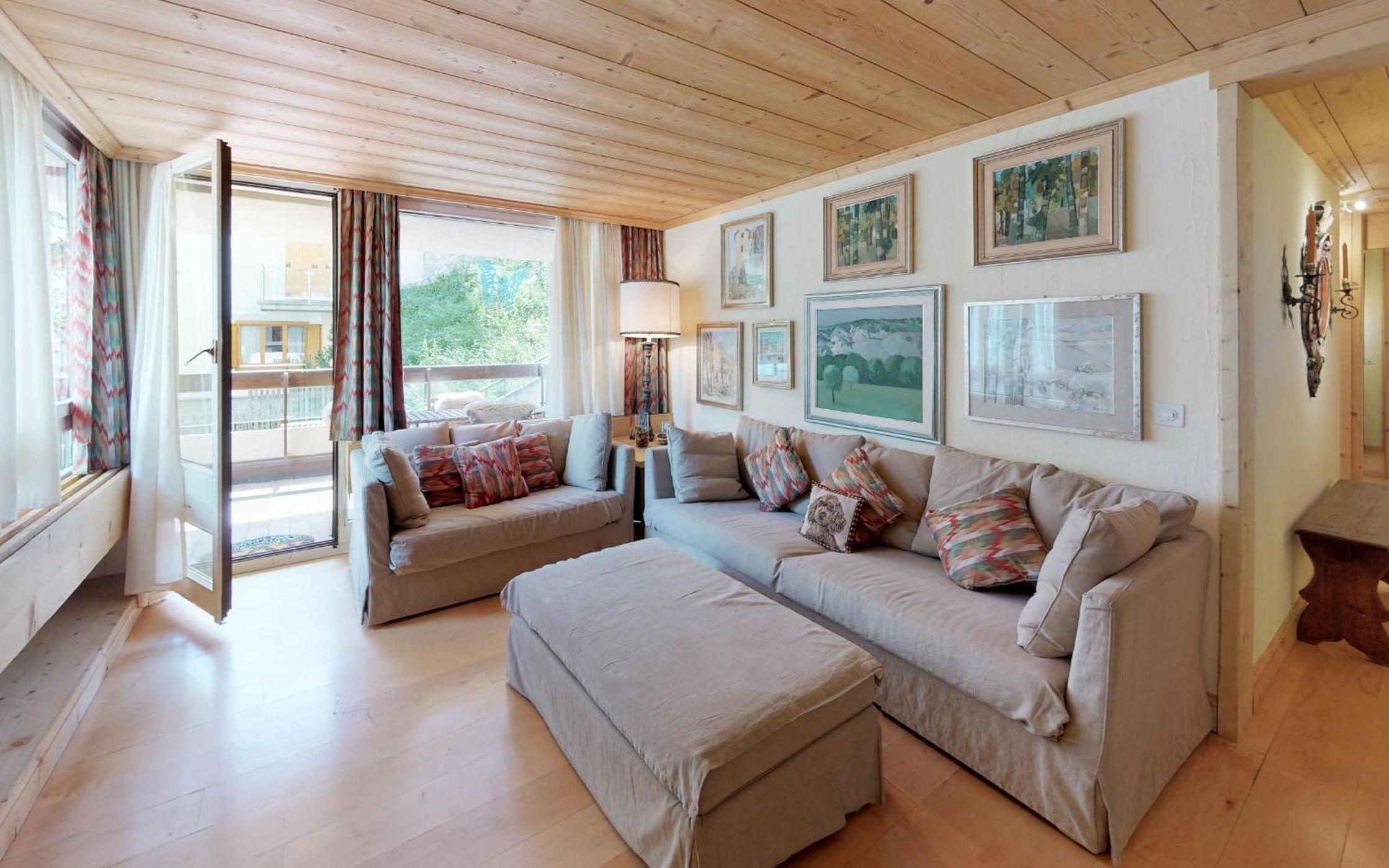 Apartment with Mountain View photo 1