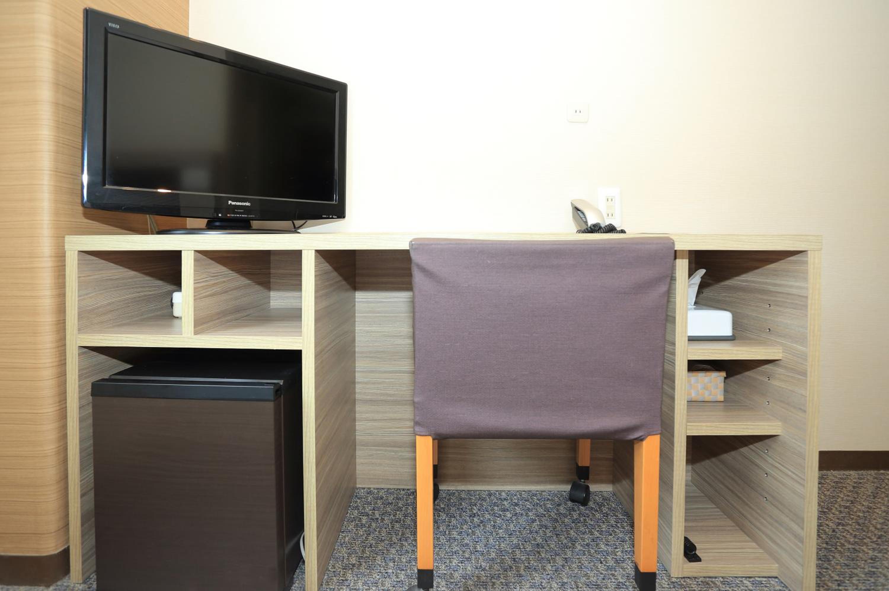 Single Room - Smoking photo 3