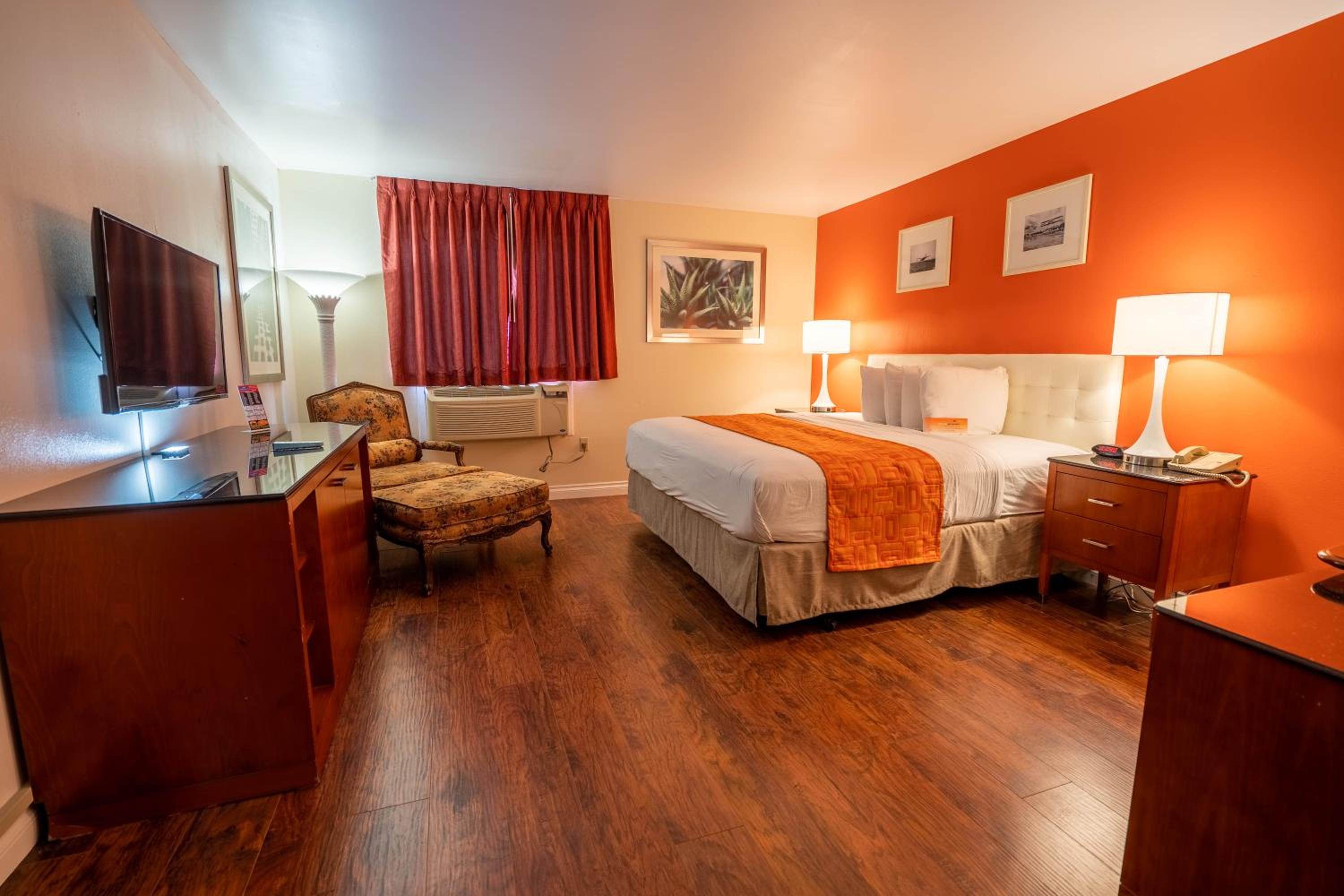 King Room - Non-Smoking