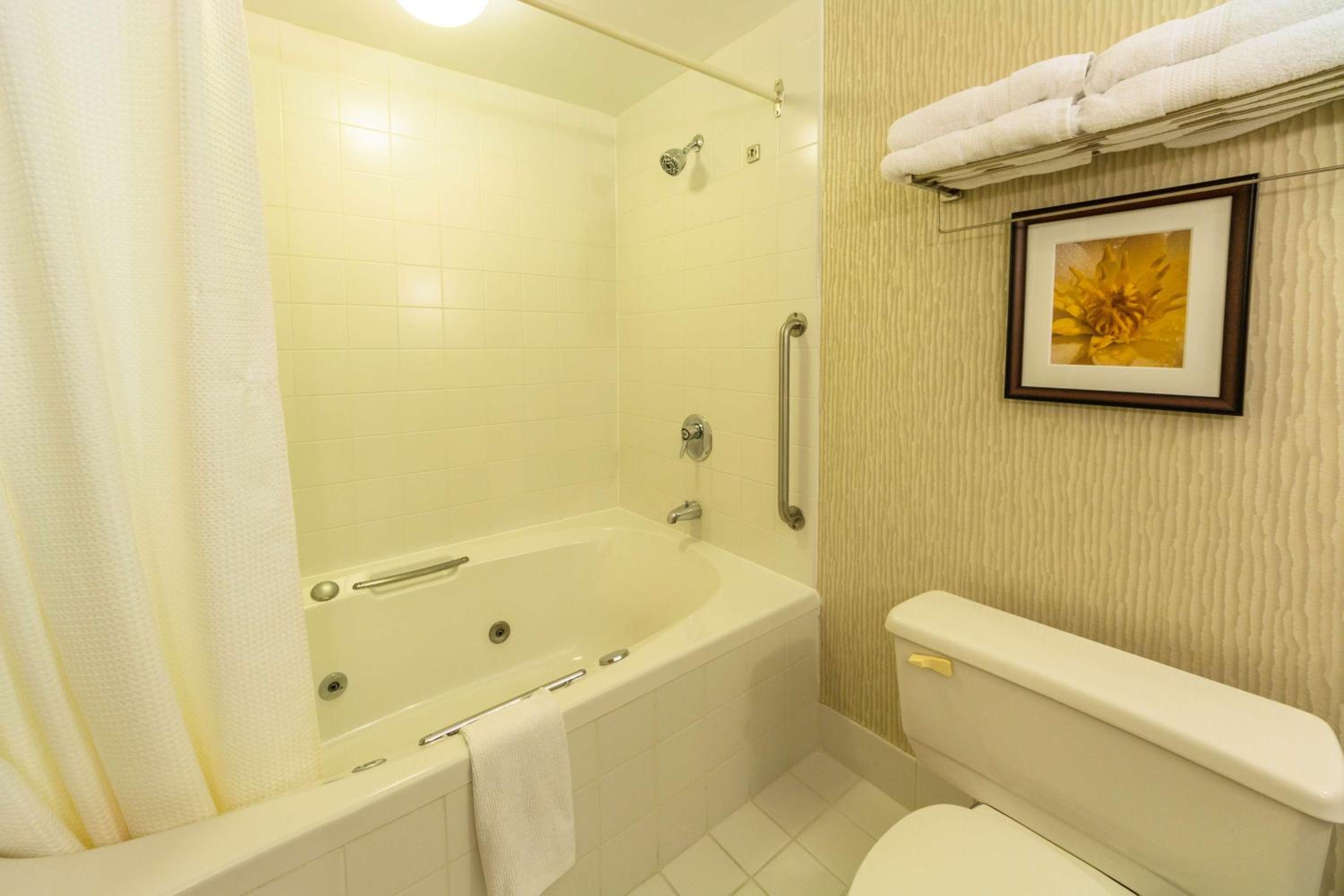 Queen Room with Spa Bath - Non-Smoking - Photo 4