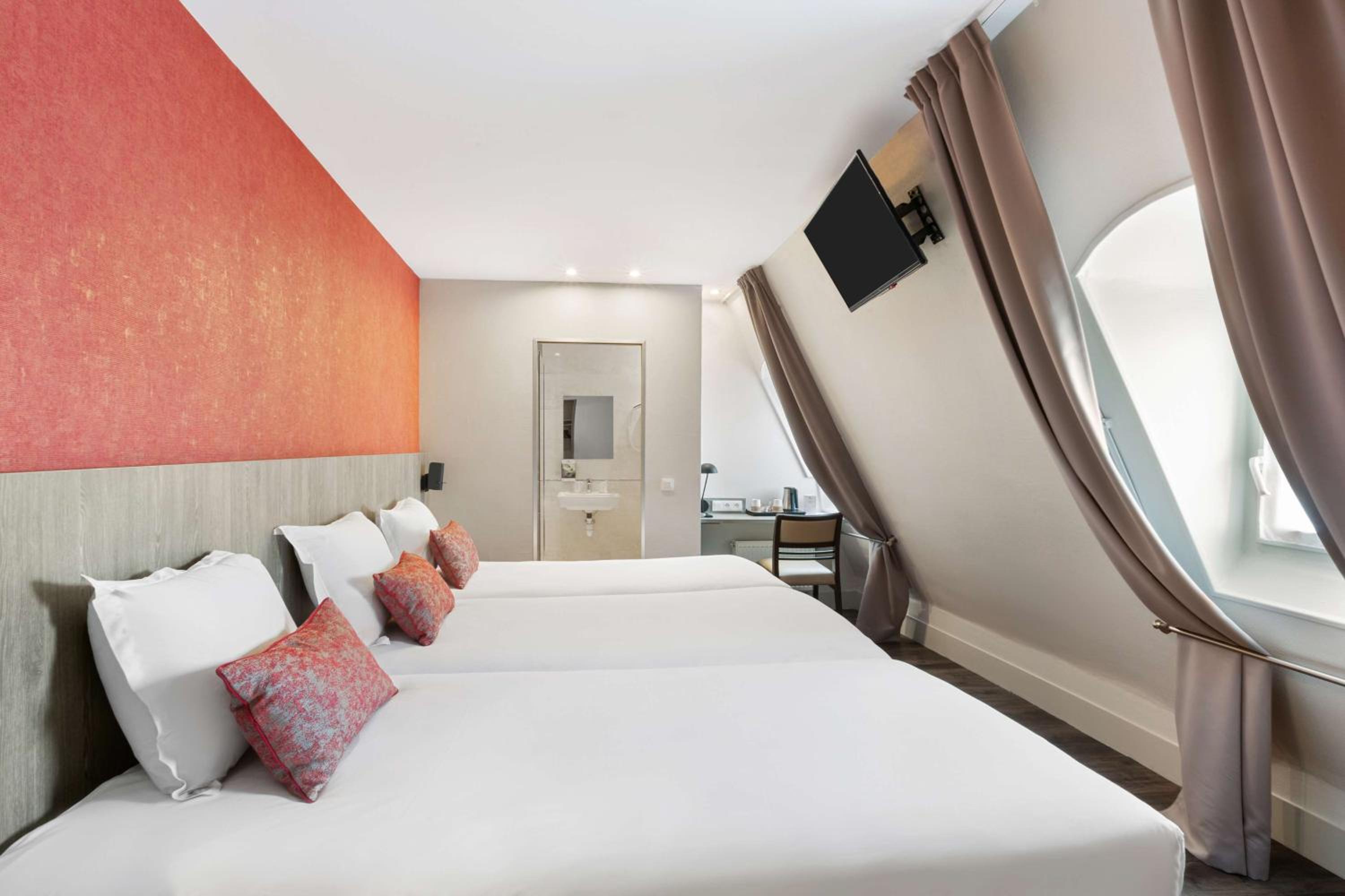 Classic Triple Room photo 1