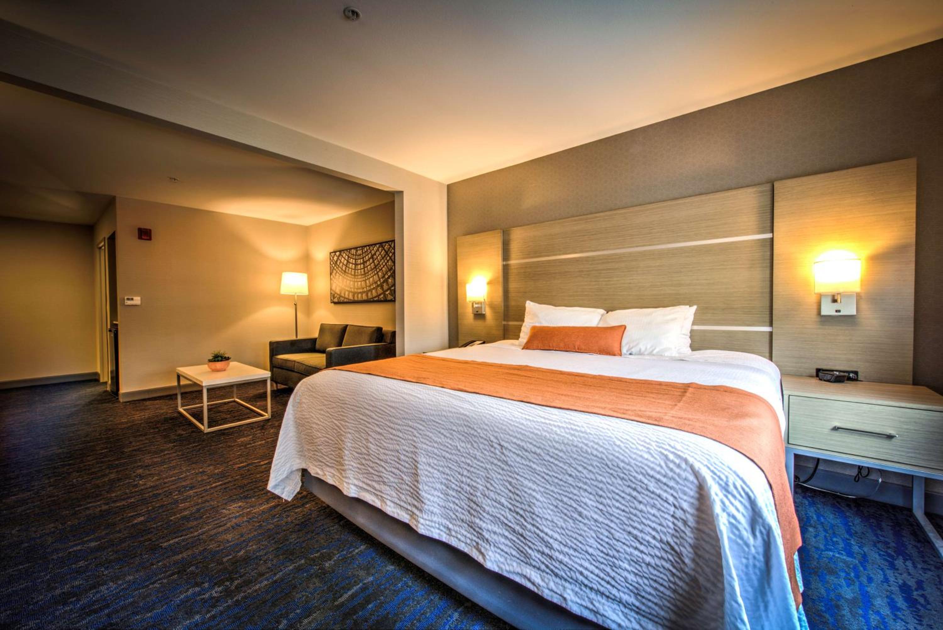 Oversize King Room - Non-Smoking photo 2