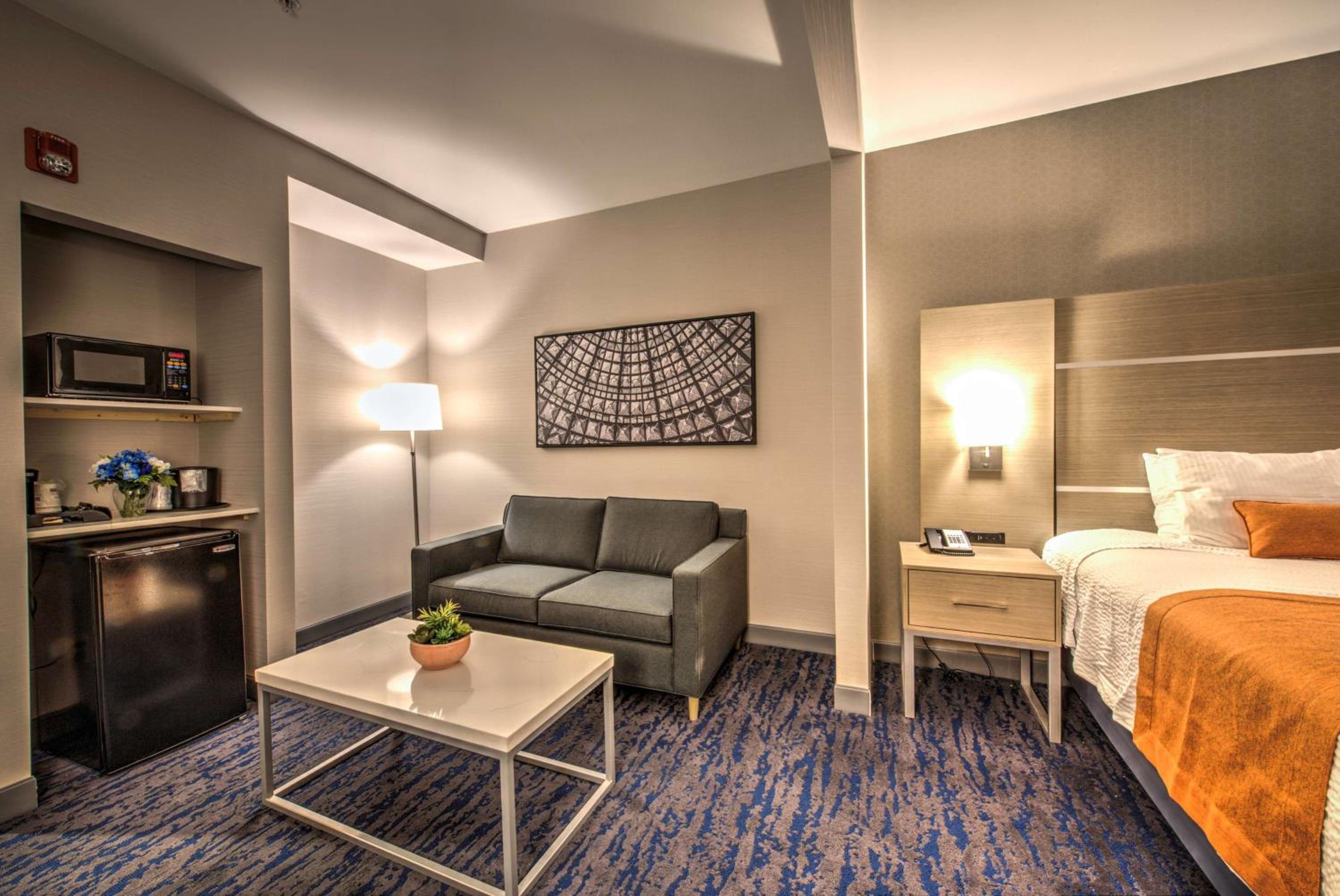 King Room with Bath Tub - Disability Access/Non-Smoking  photo 2