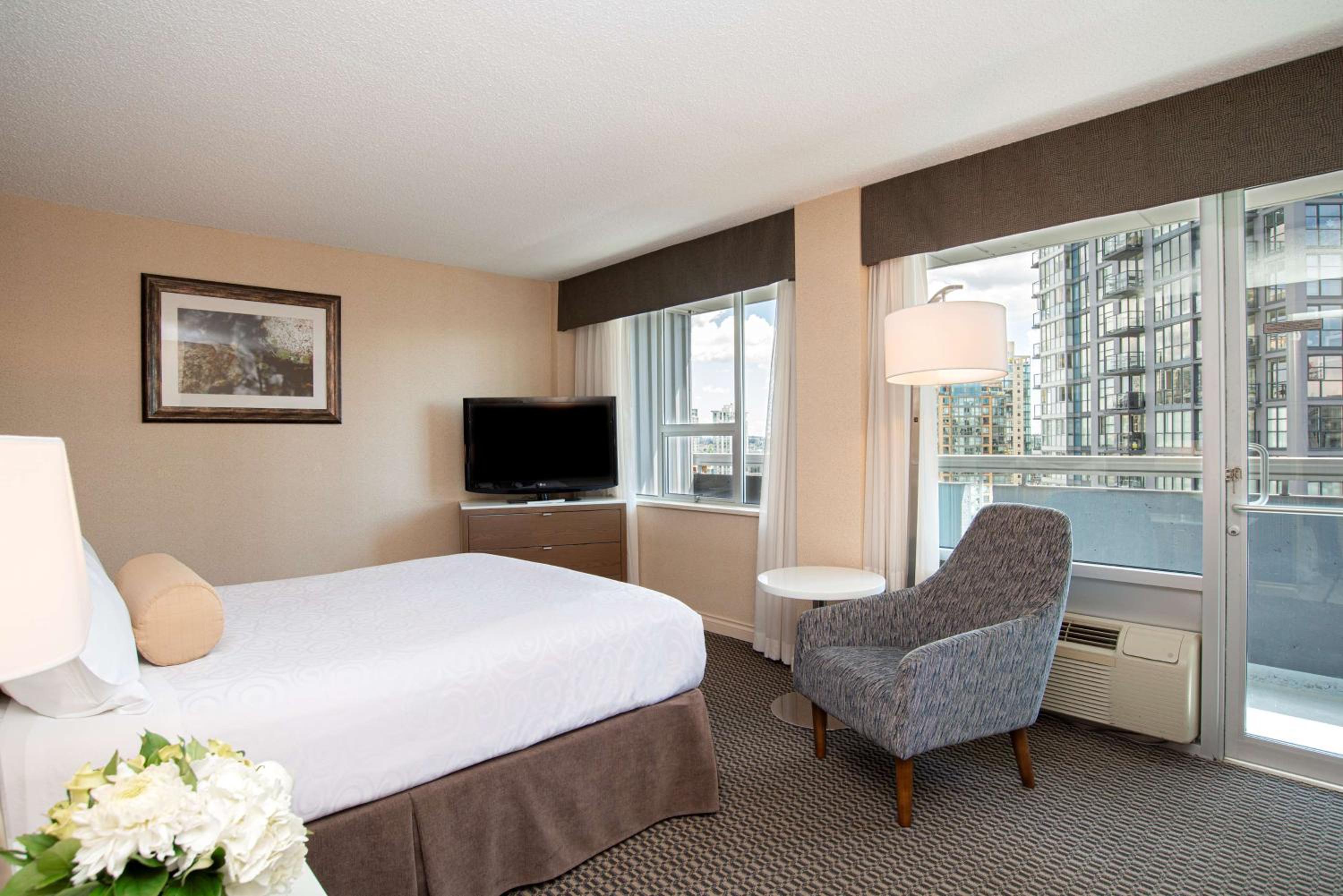 Superior Room, 1 Queen Bed, Non Smoking, Balcony - Photo 4