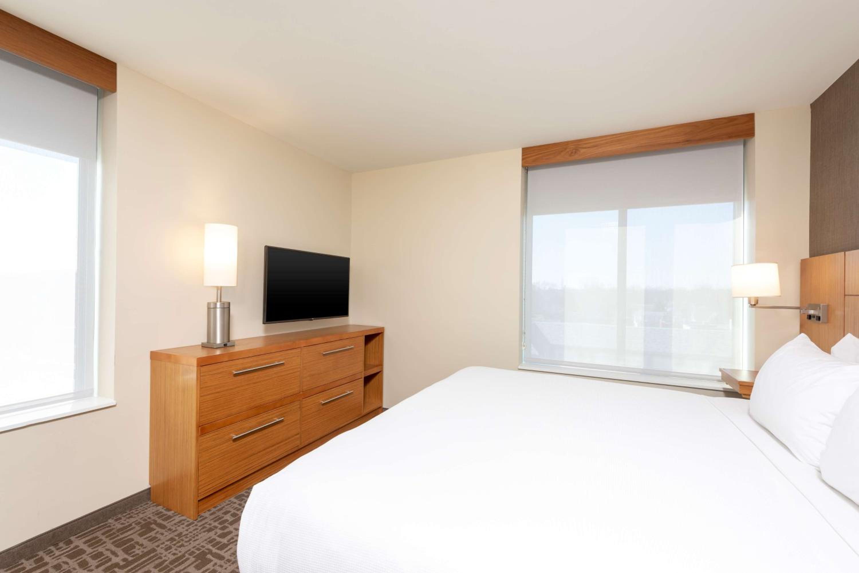Corner King Suite with Sofa Bed photo 1