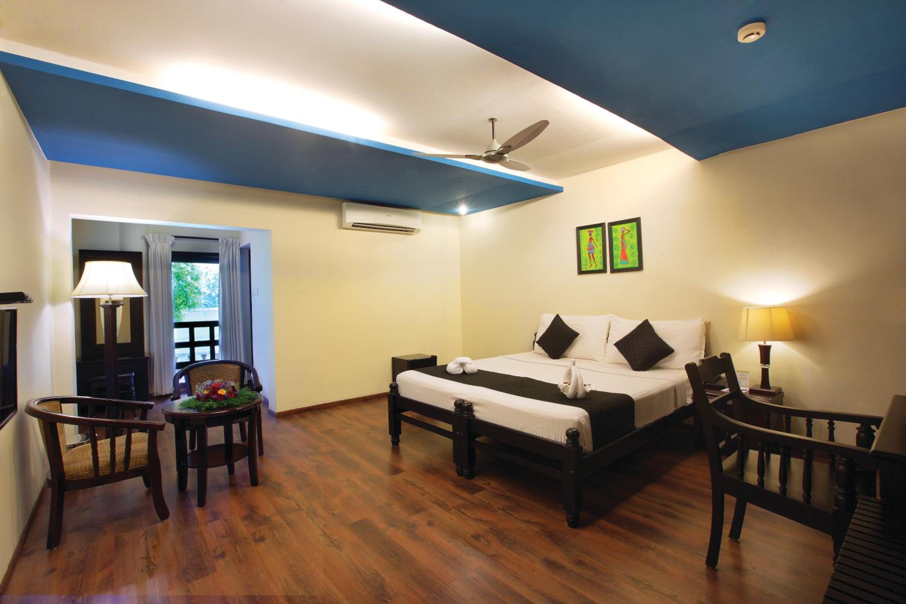 Deluxe Double Room (2 Adults + 1 Child) photo 1