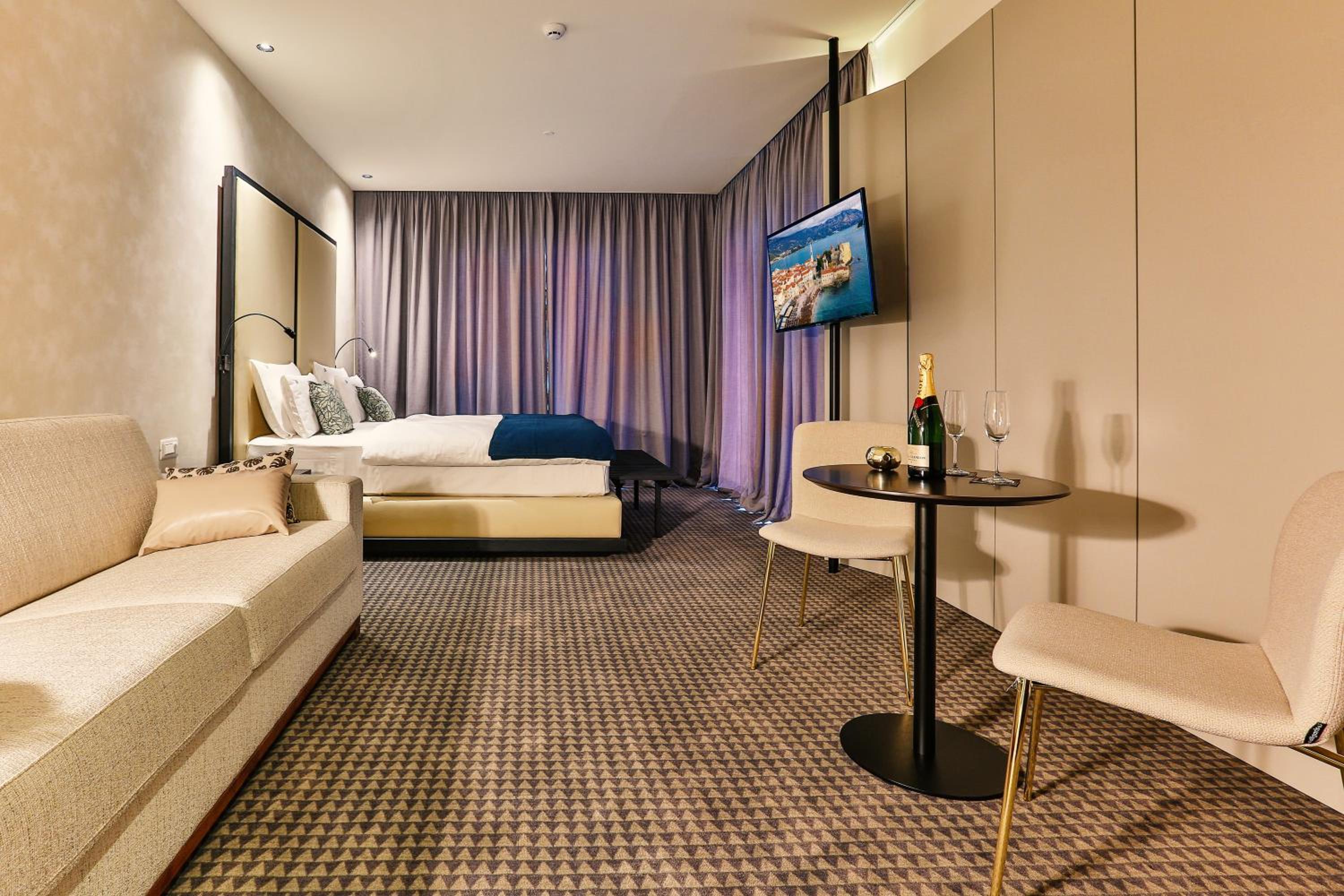 Family Room with Balcony - Photo 8