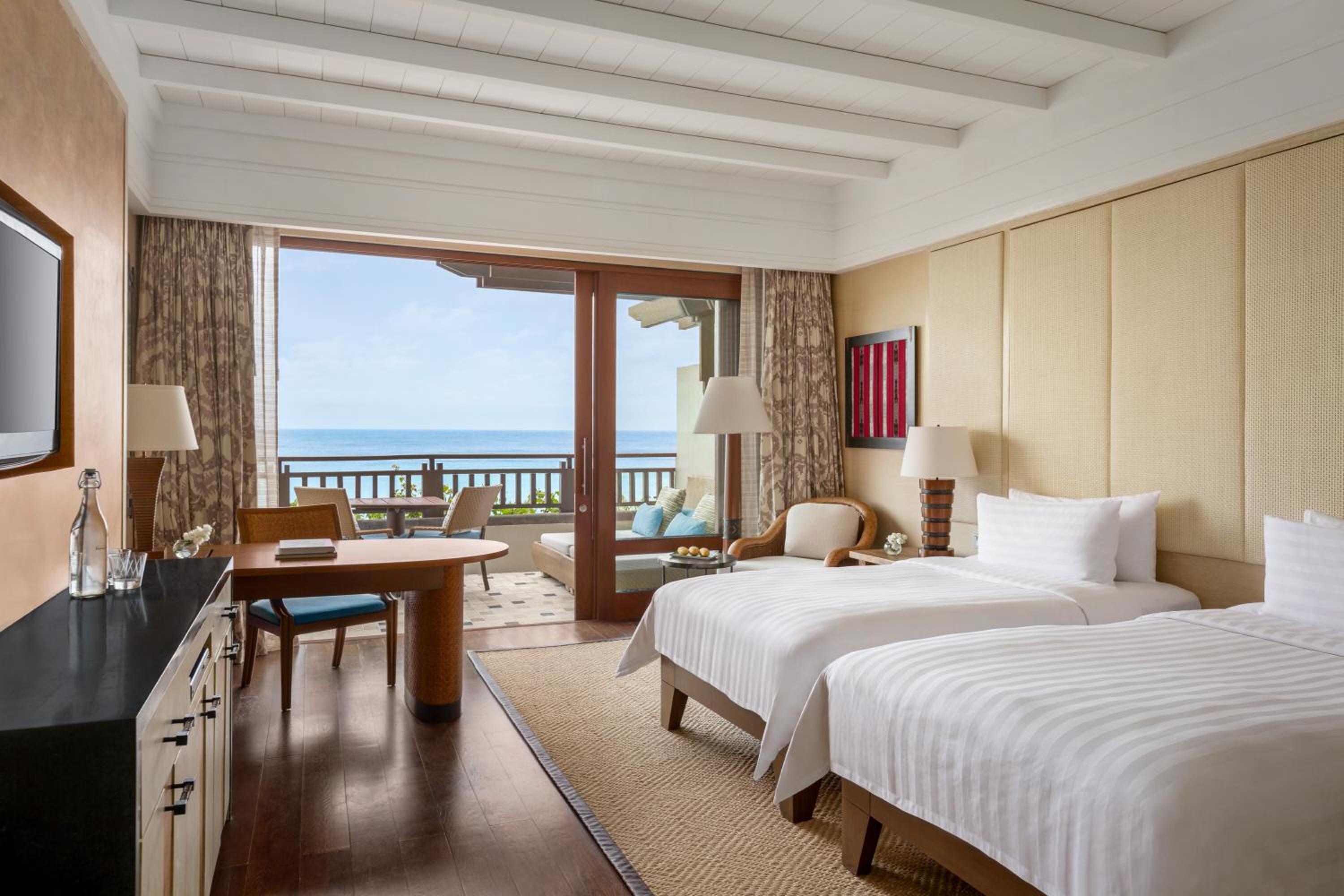 Premier Seaview Twin Room with Free Roundtrip Caticlan Airport Transfers - Photo 2