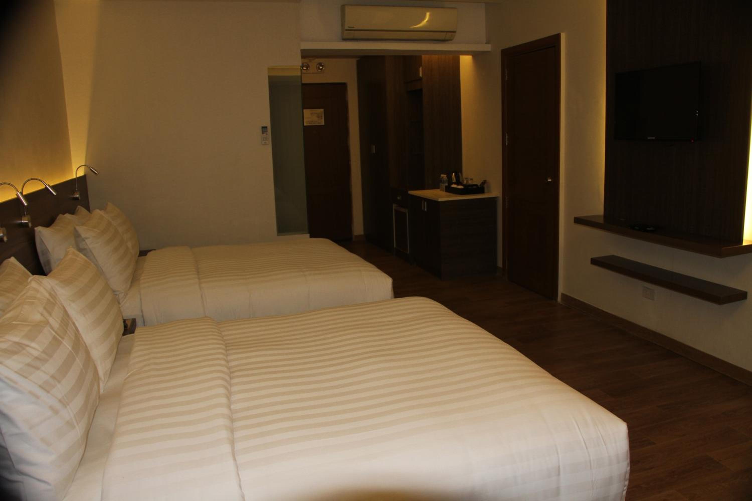 Double or Twin Room photo 3