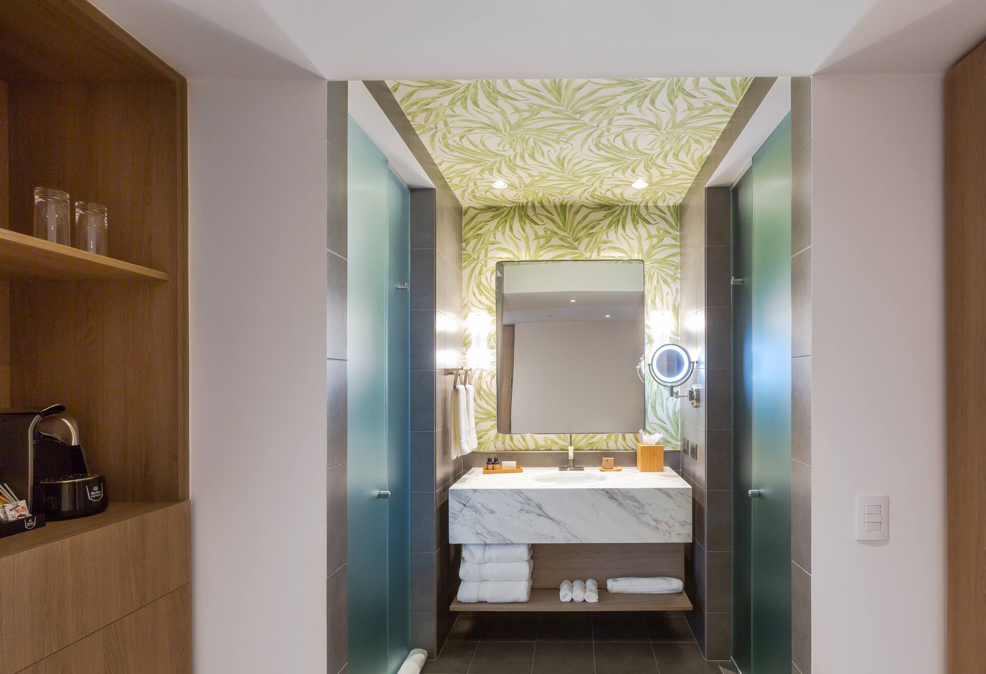 2 Double Beds photo 2