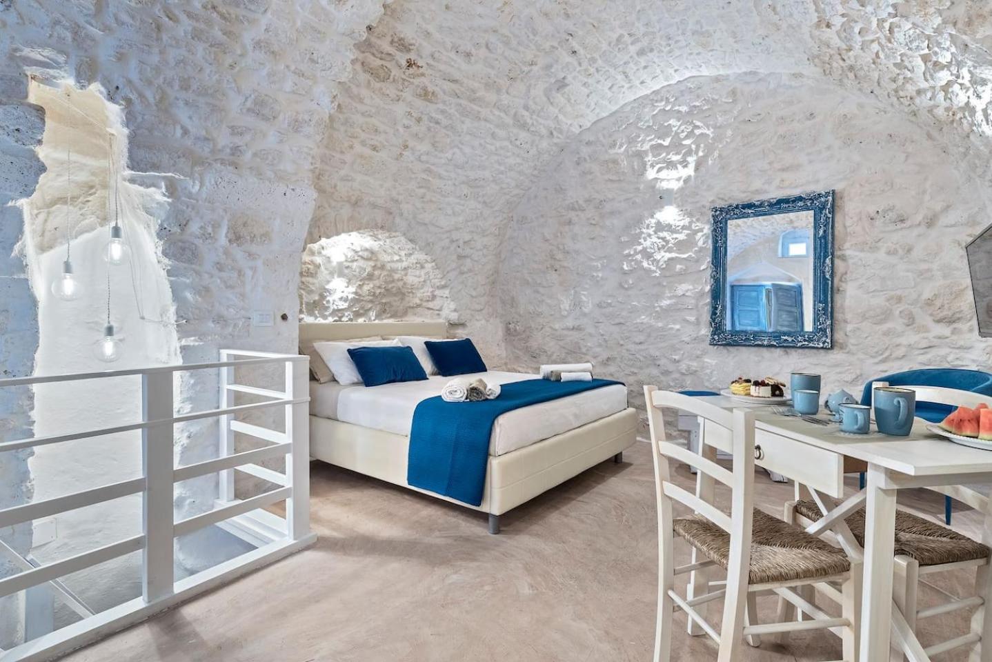One-Bedroom House - Photo 12