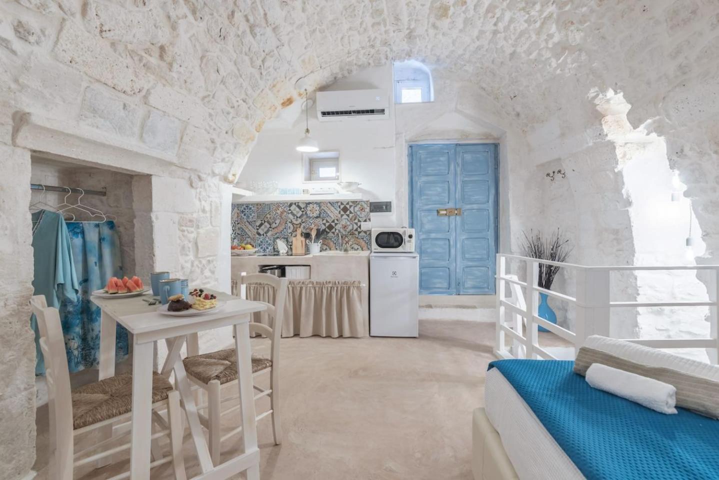 One-Bedroom House - Photo 7