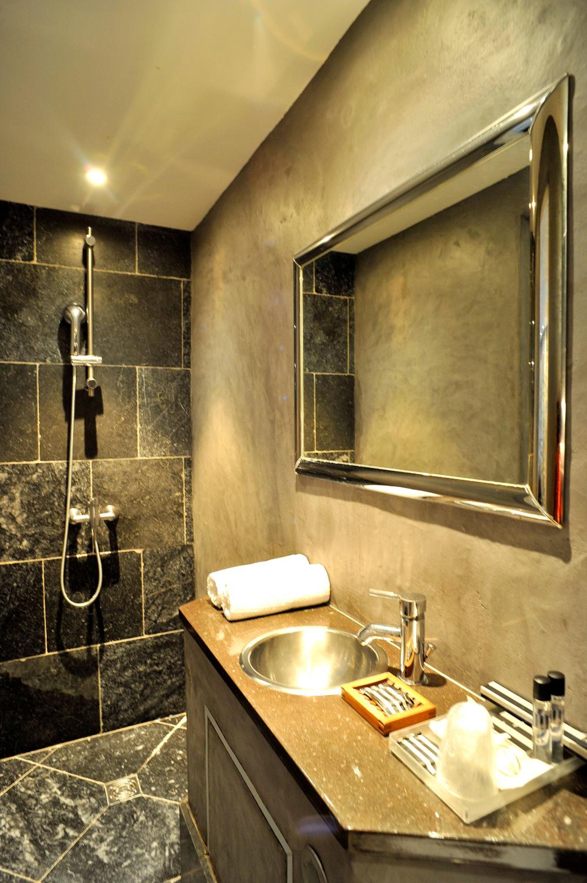 Large Superior Double Room - Ground Floor photo 2