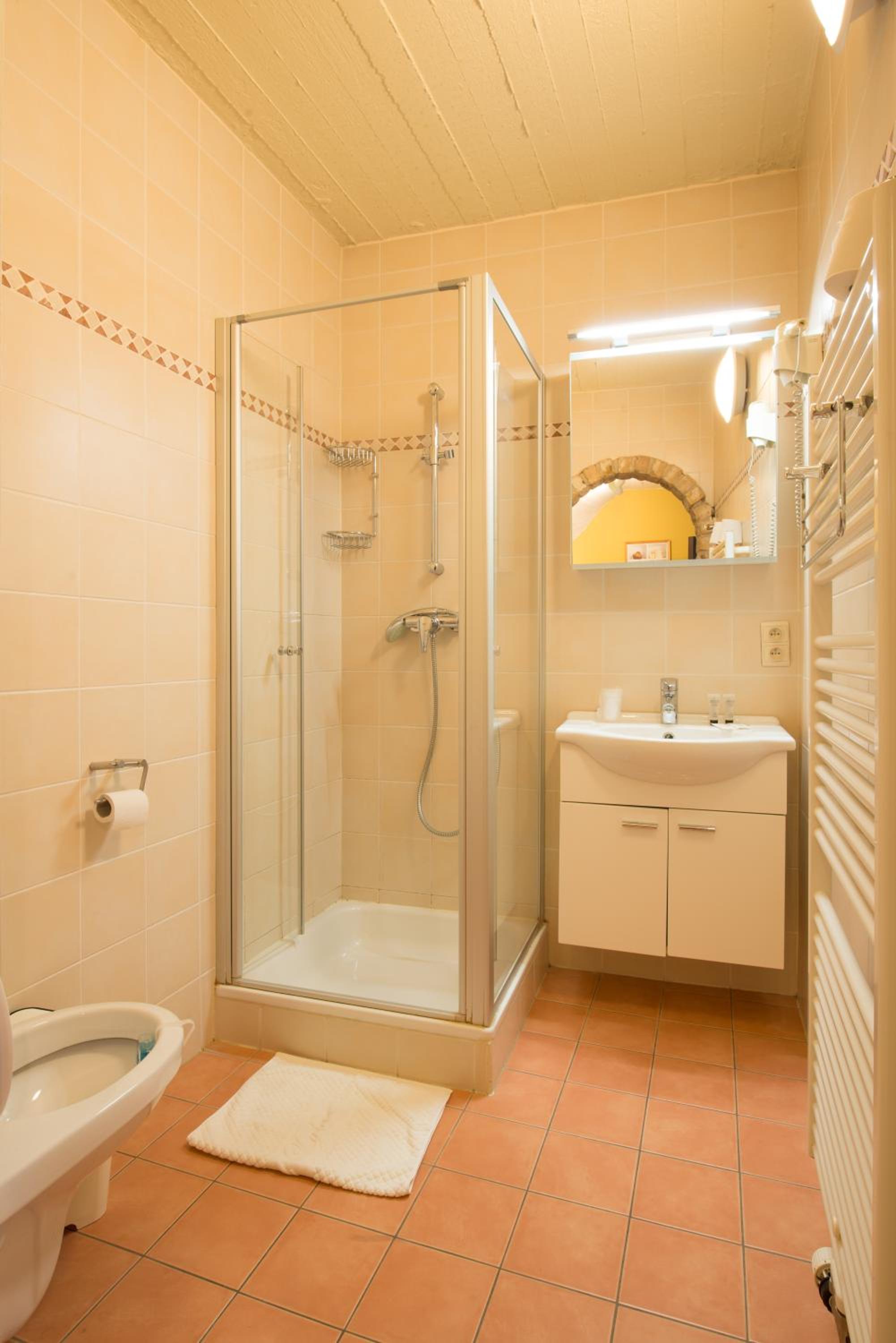 Deluxe Double Studio - Photo 8