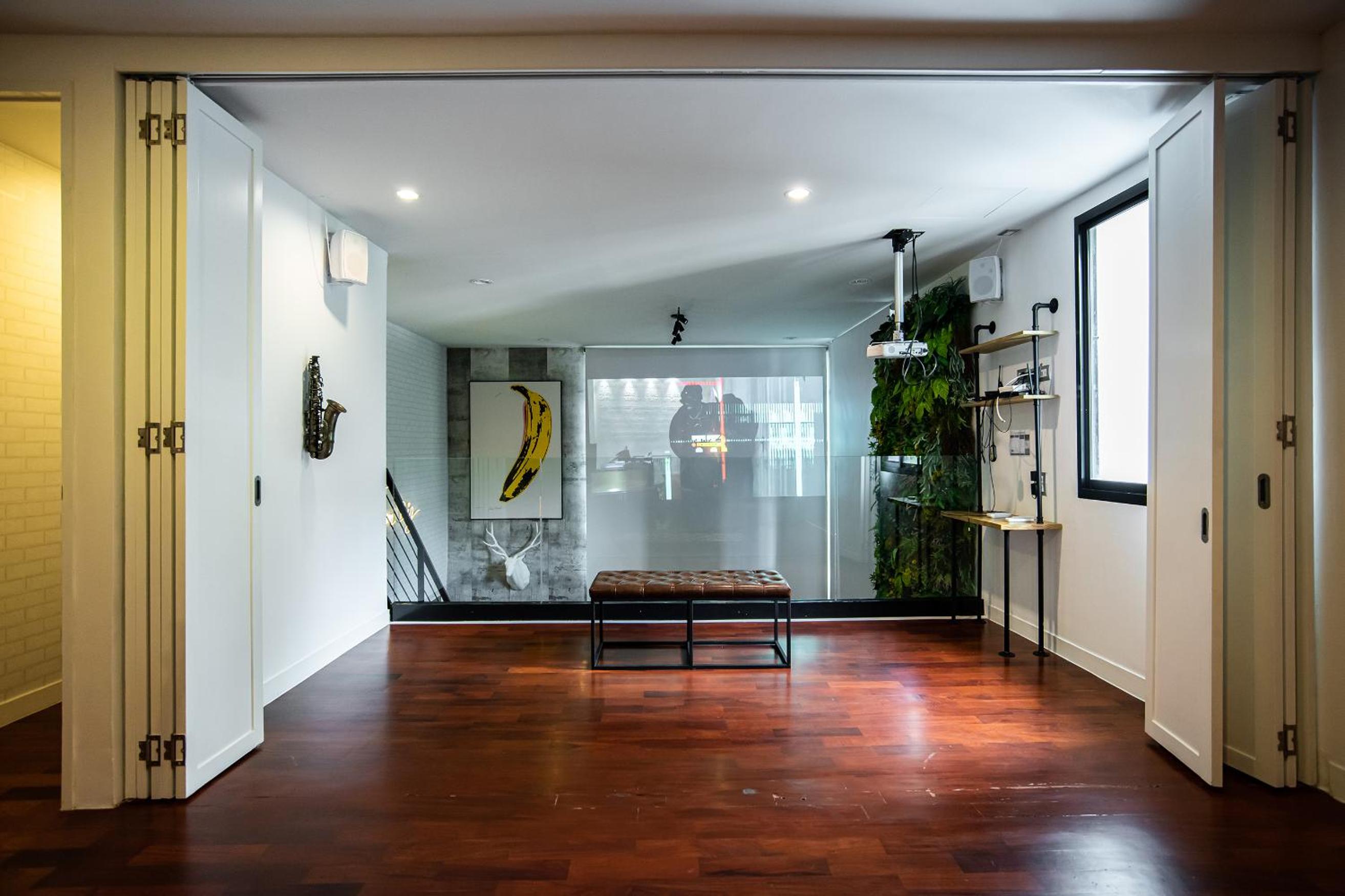 Premium Three Bedroom Duplex photo 3