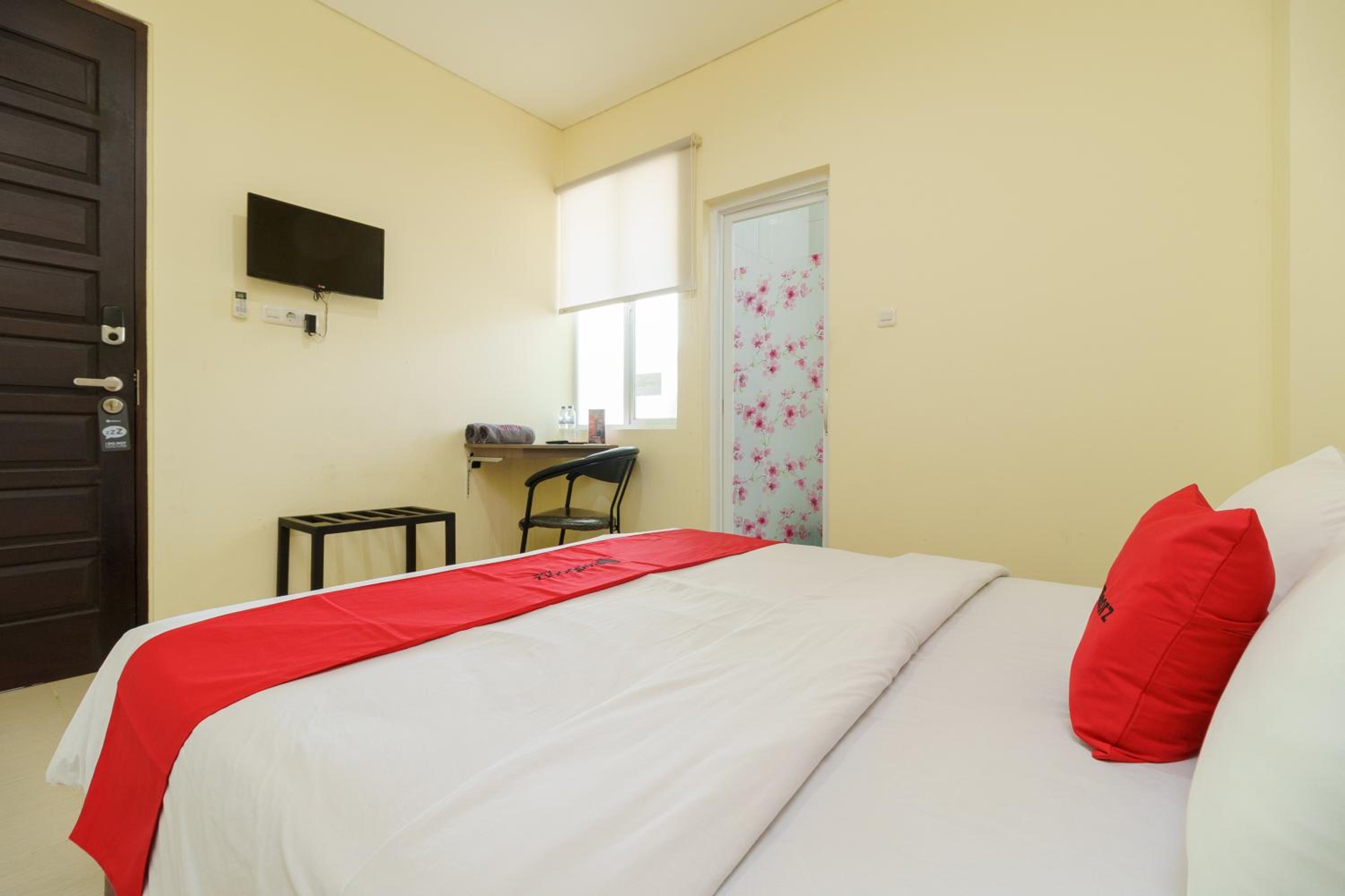 Double Room - Photo 8