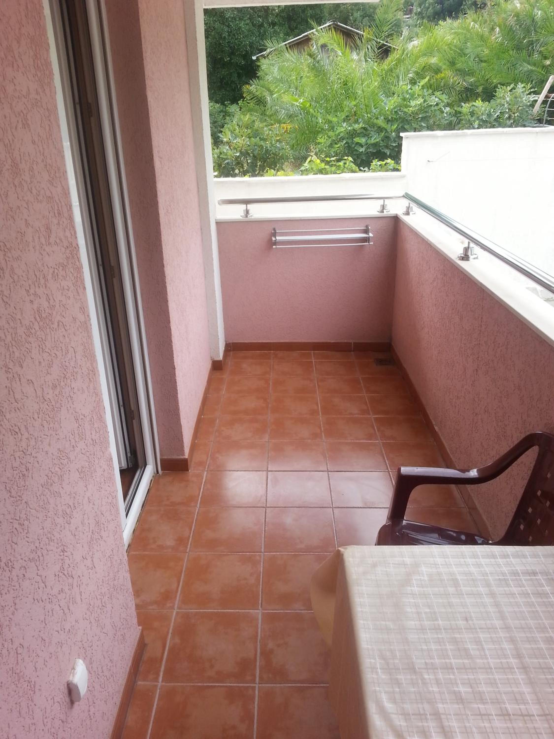 One-Bedroom Apartment with Terrace - Photo 14