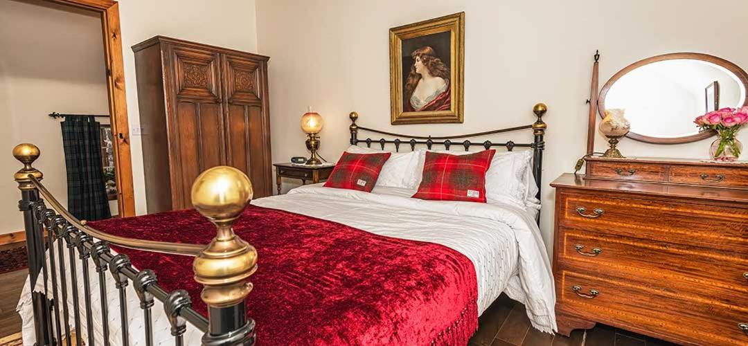 Three-Bedroom Cottage with Sea View photo 2