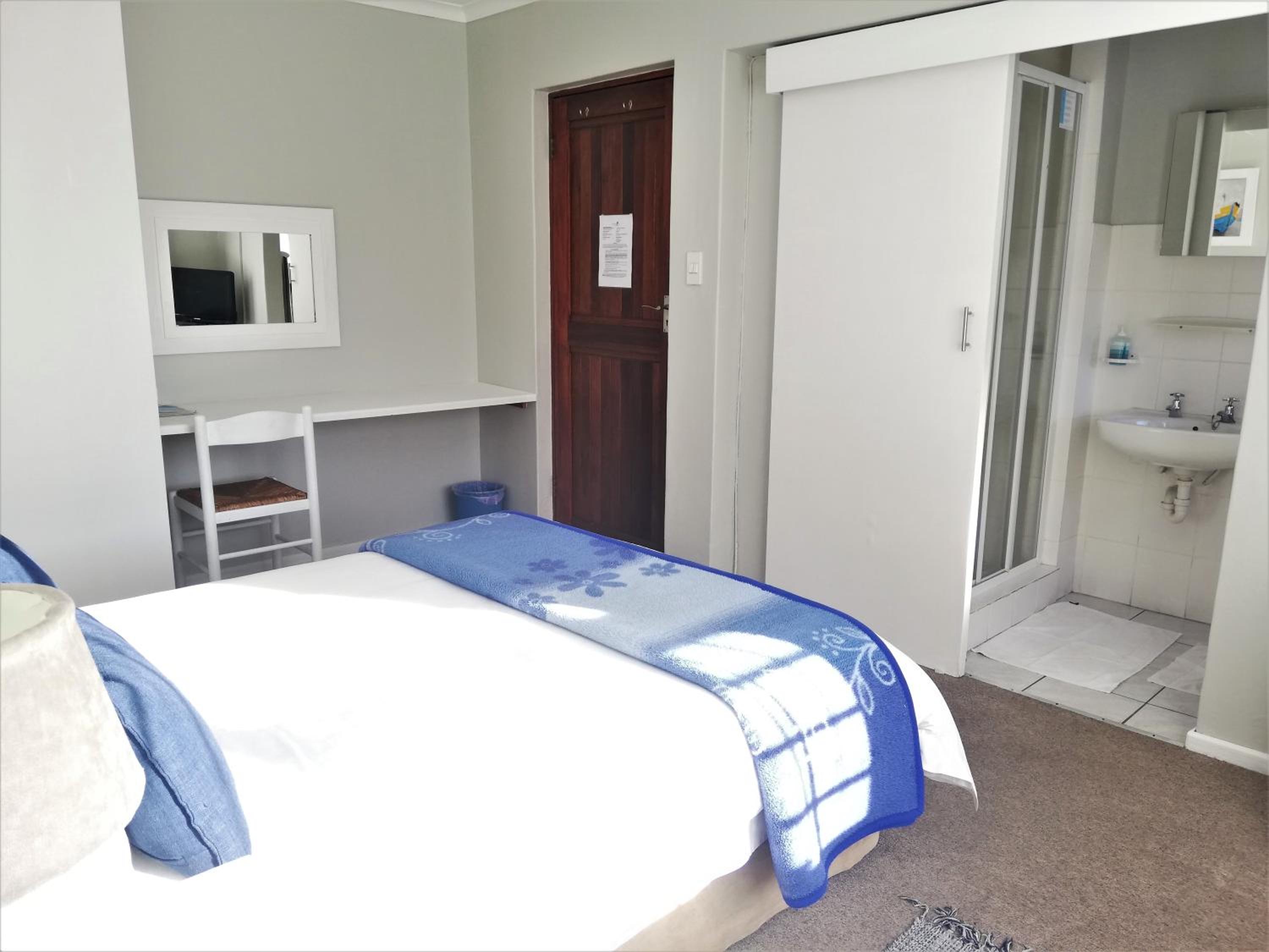 Double Room with Shower - Photo 1