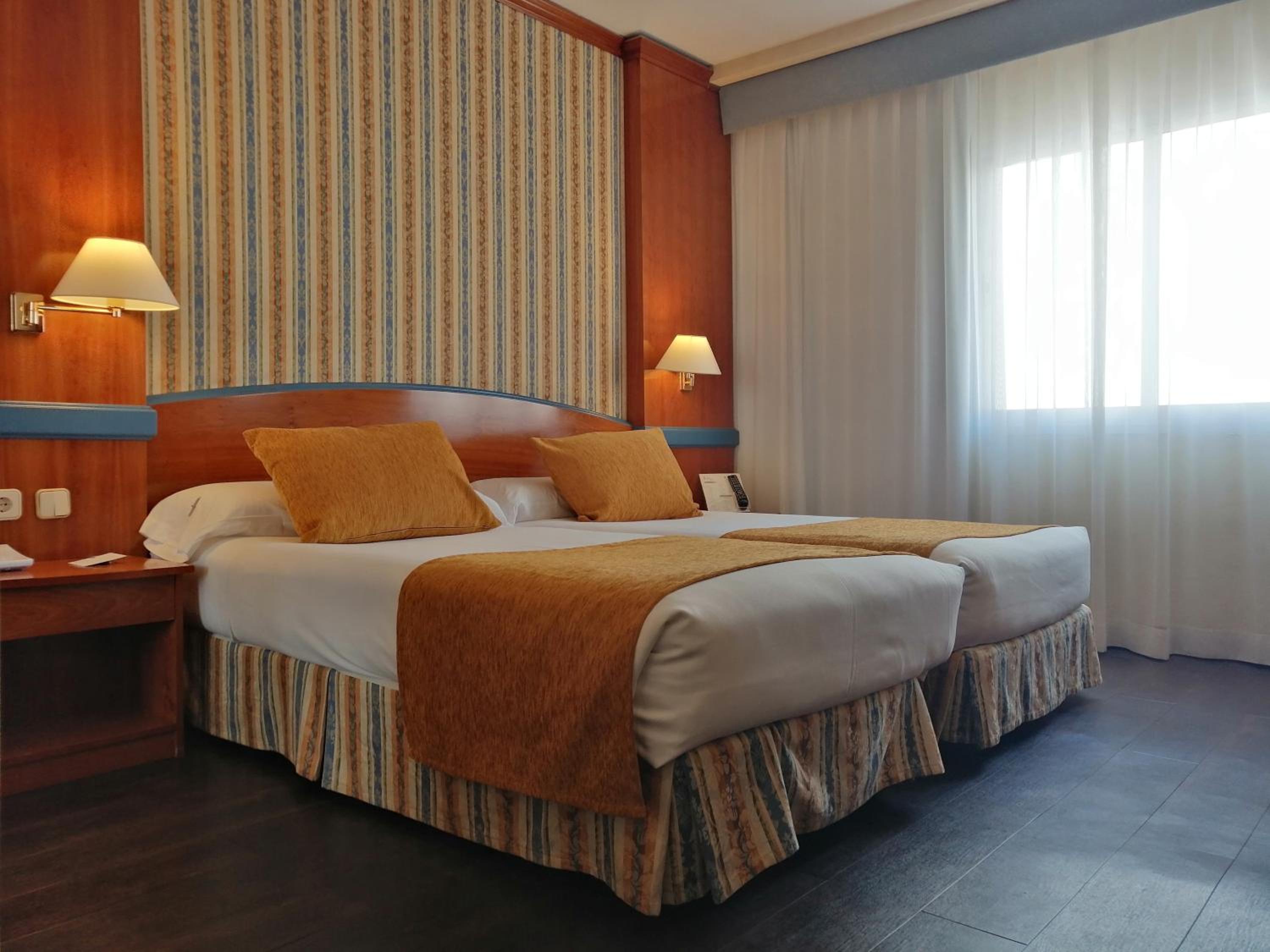 Double or Twin Room - Photo 2