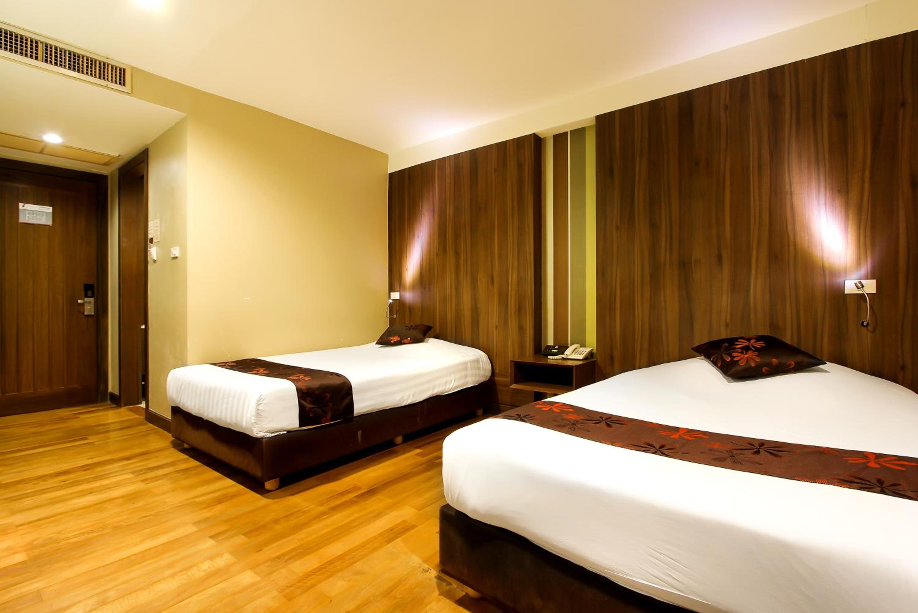 Deluxe Double Or Twin Room photo 3