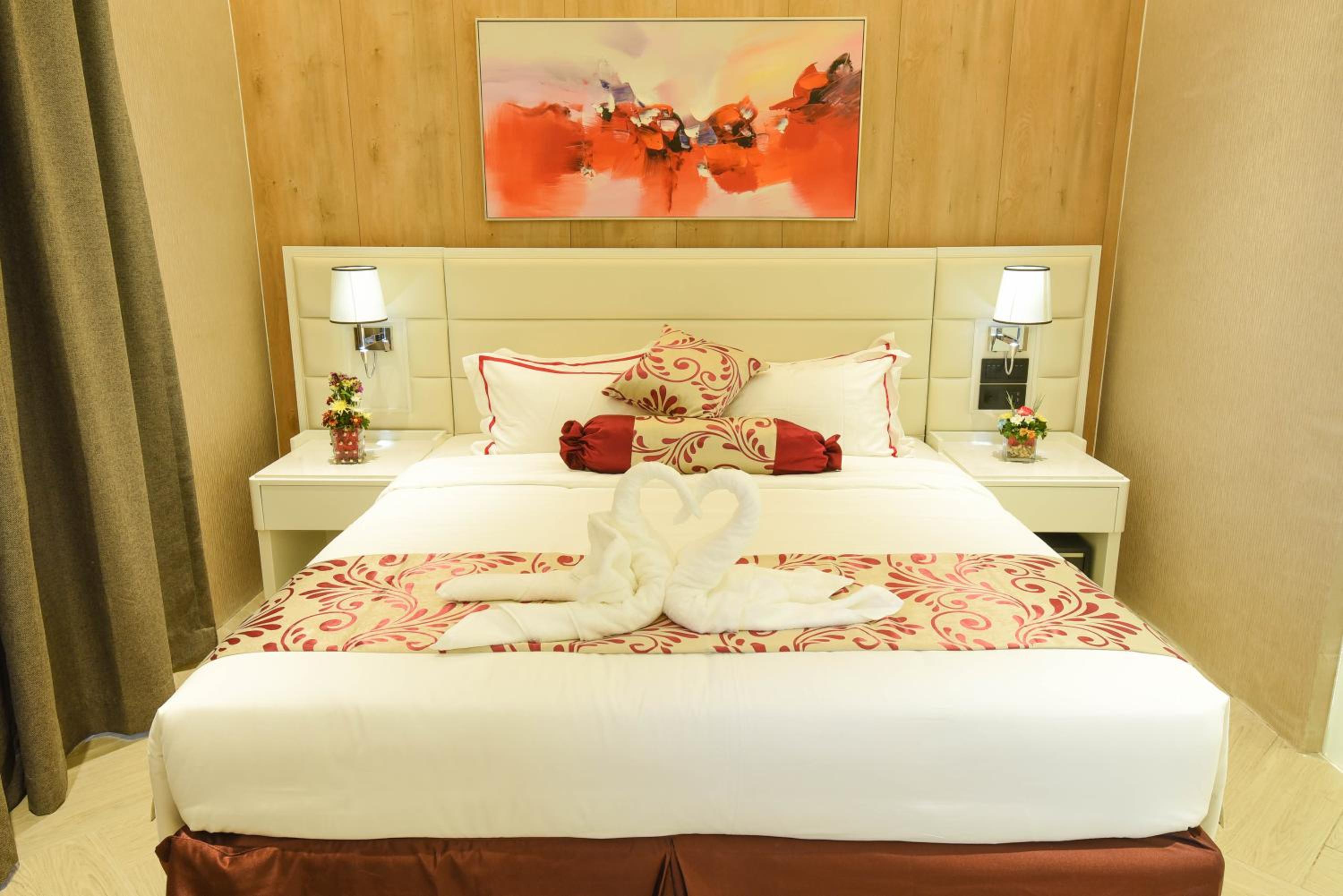 Executive Suite - Photo 8