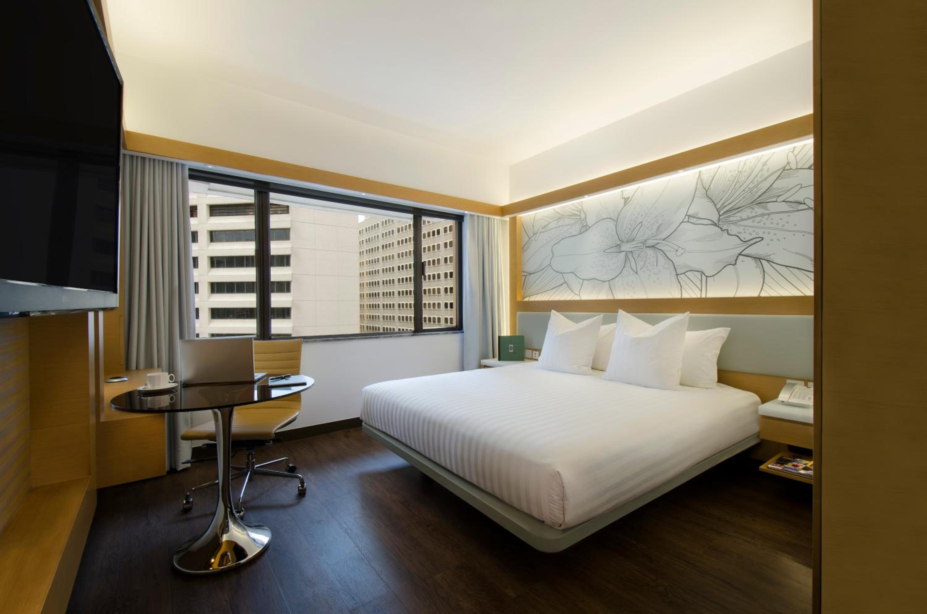 Superior Queen Room With City View