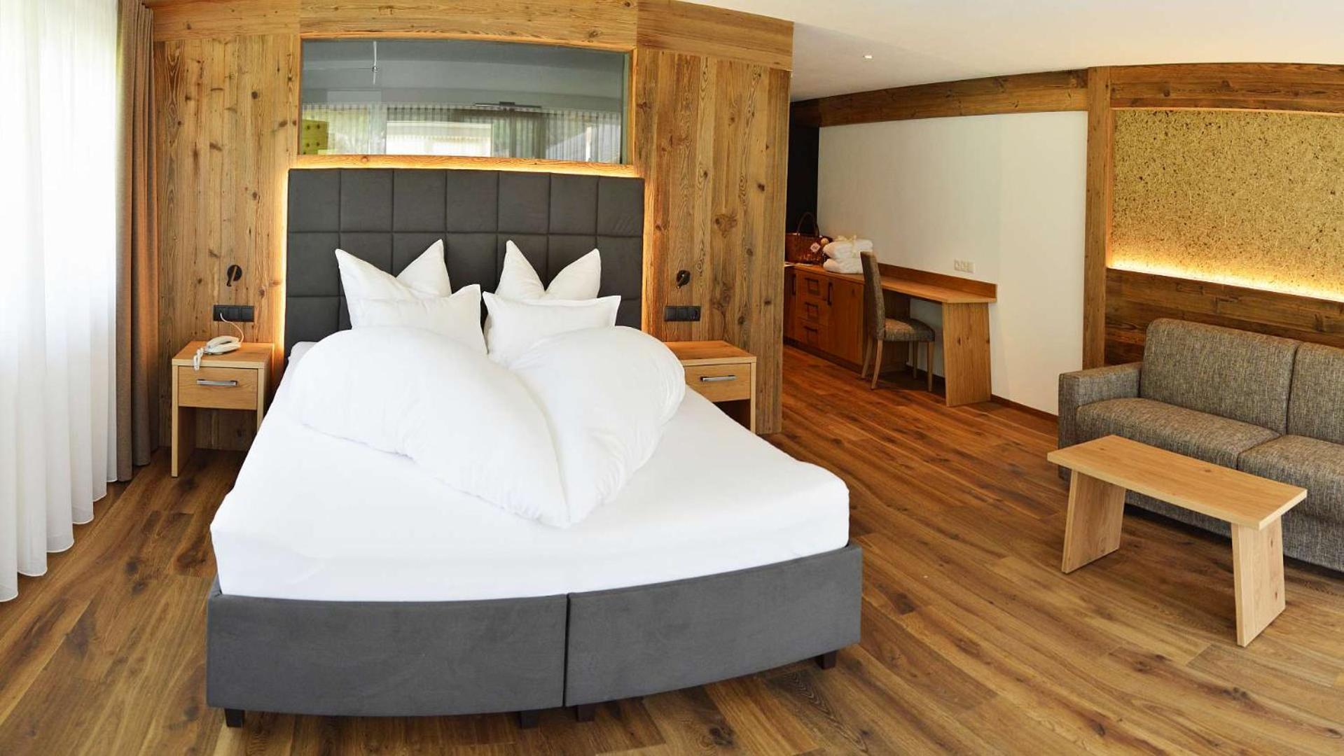 Suite with Balcony photo 1