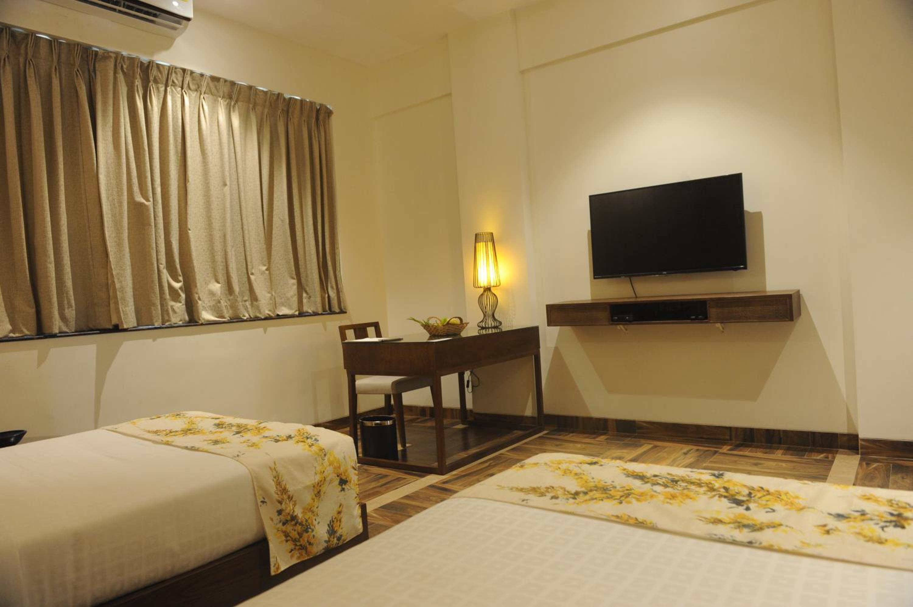 Deluxe Room - Photo 3