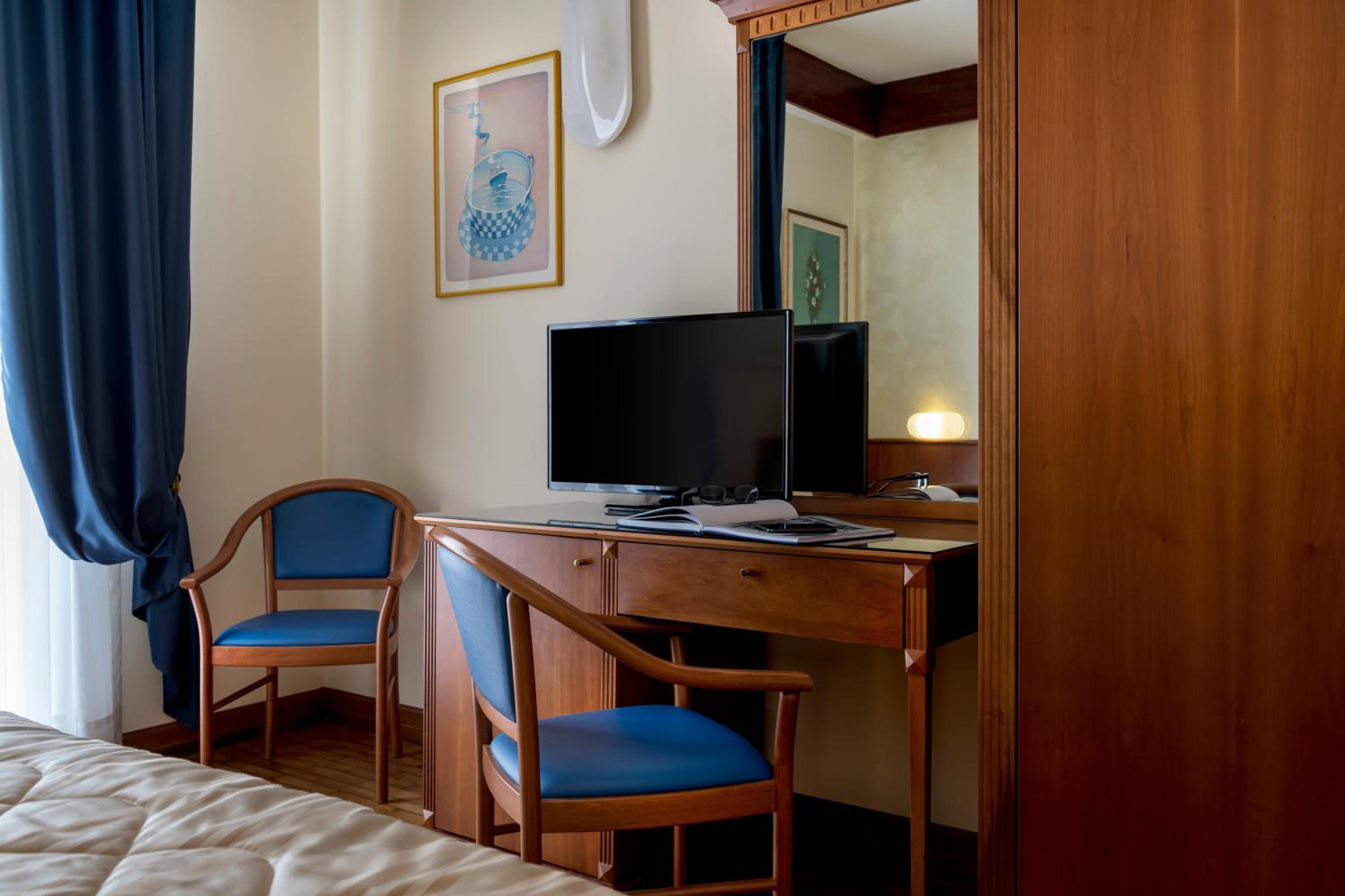 Triple Room with Lateral Sea View - Photo 2
