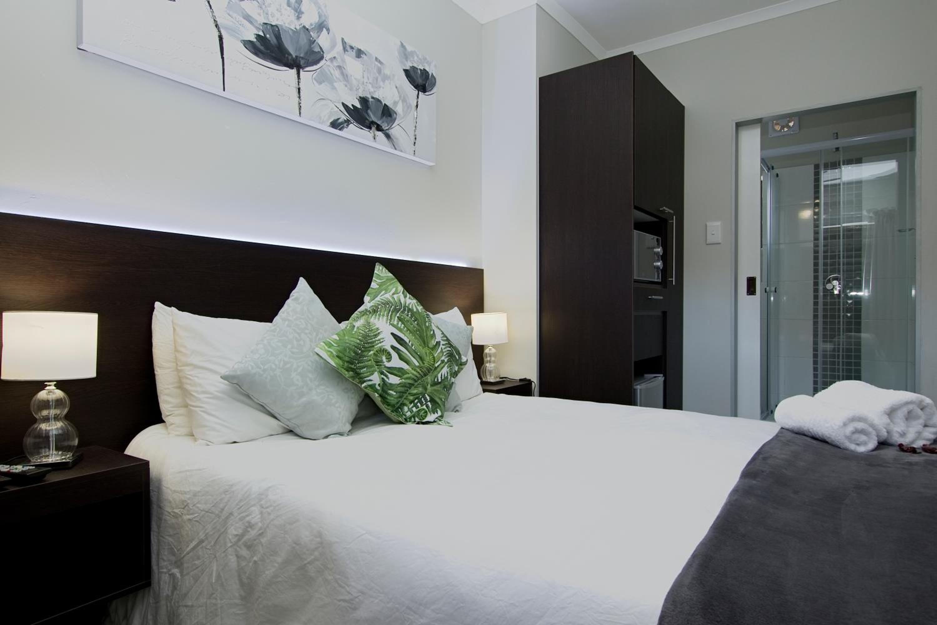 Double Room with Shower - Photo 2