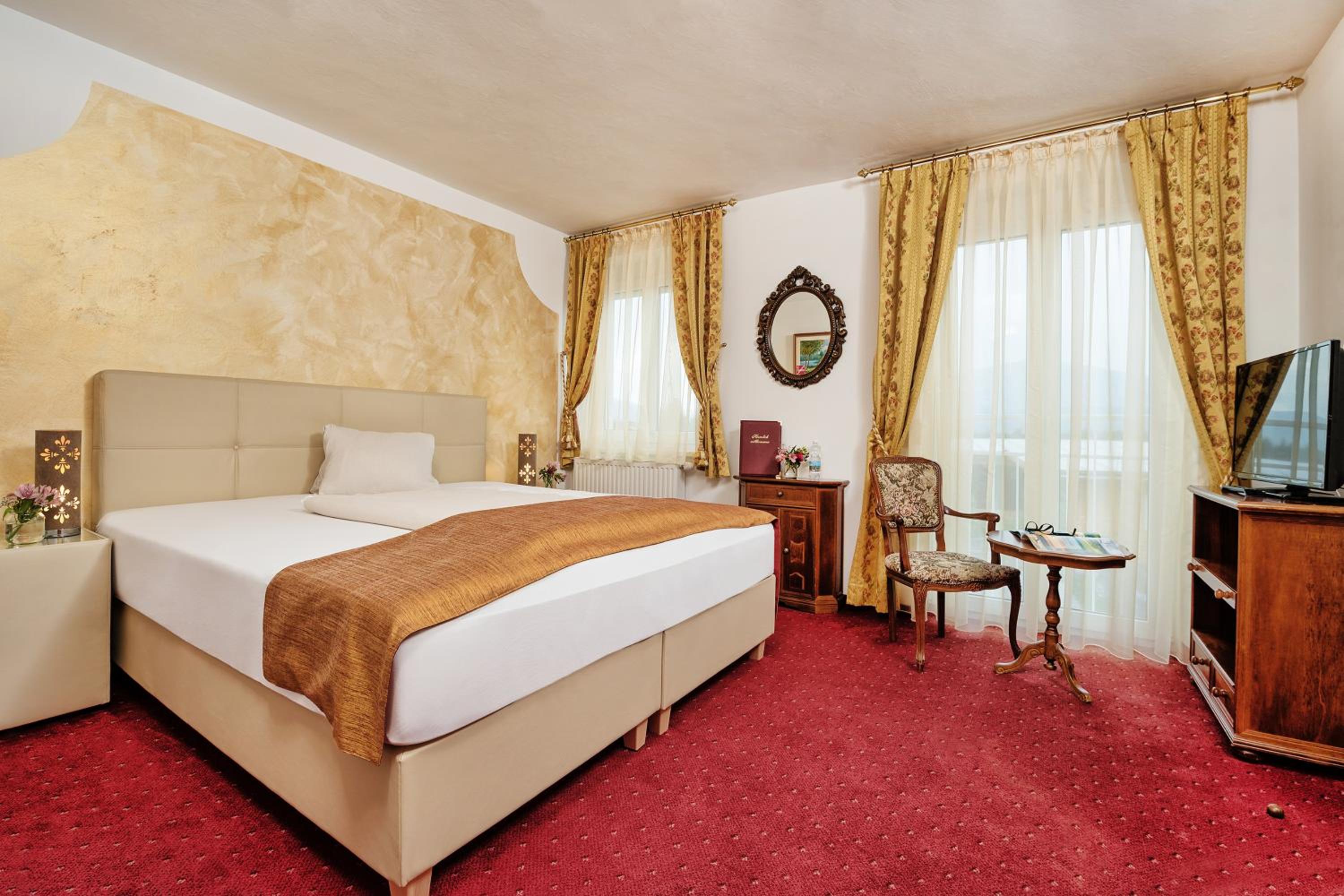Large Double Room photo 2