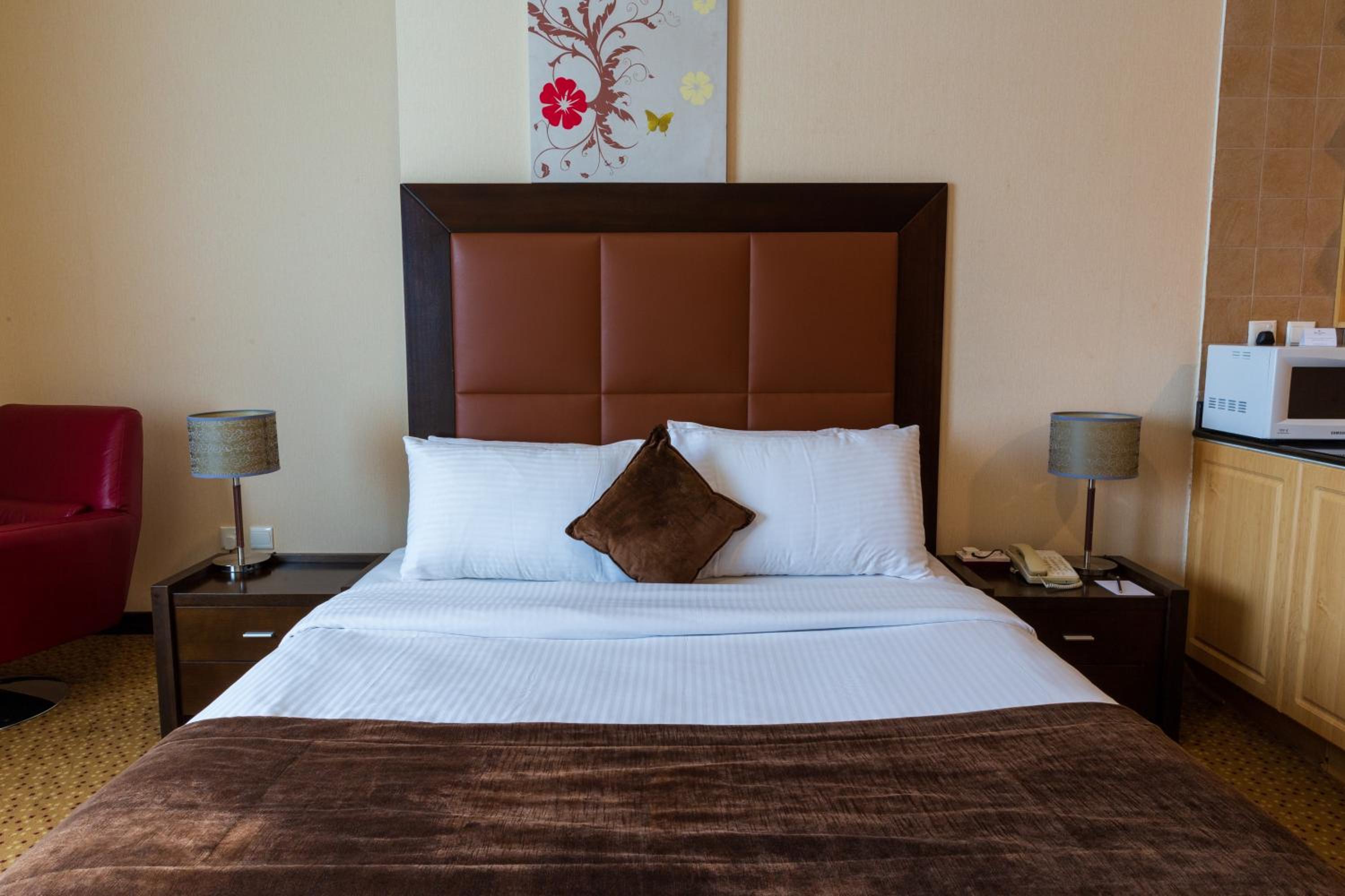 Deluxe Room - Photo 6