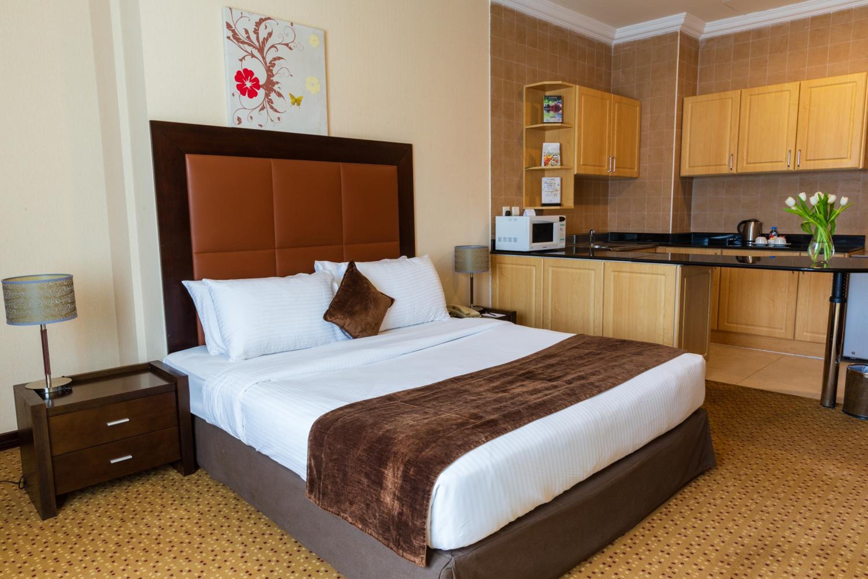 Deluxe Room - Photo 7
