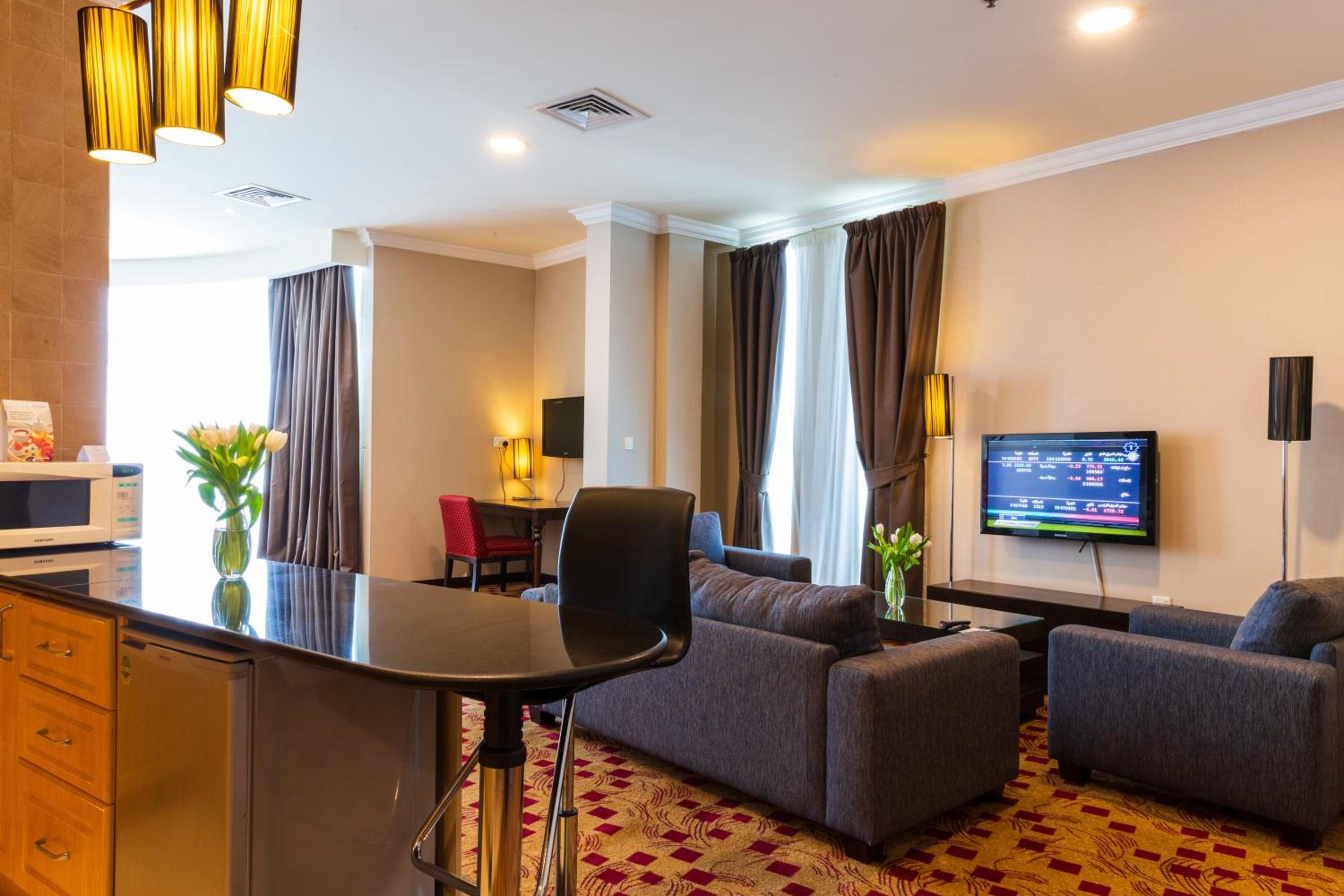 Deluxe Suite - Photo 9