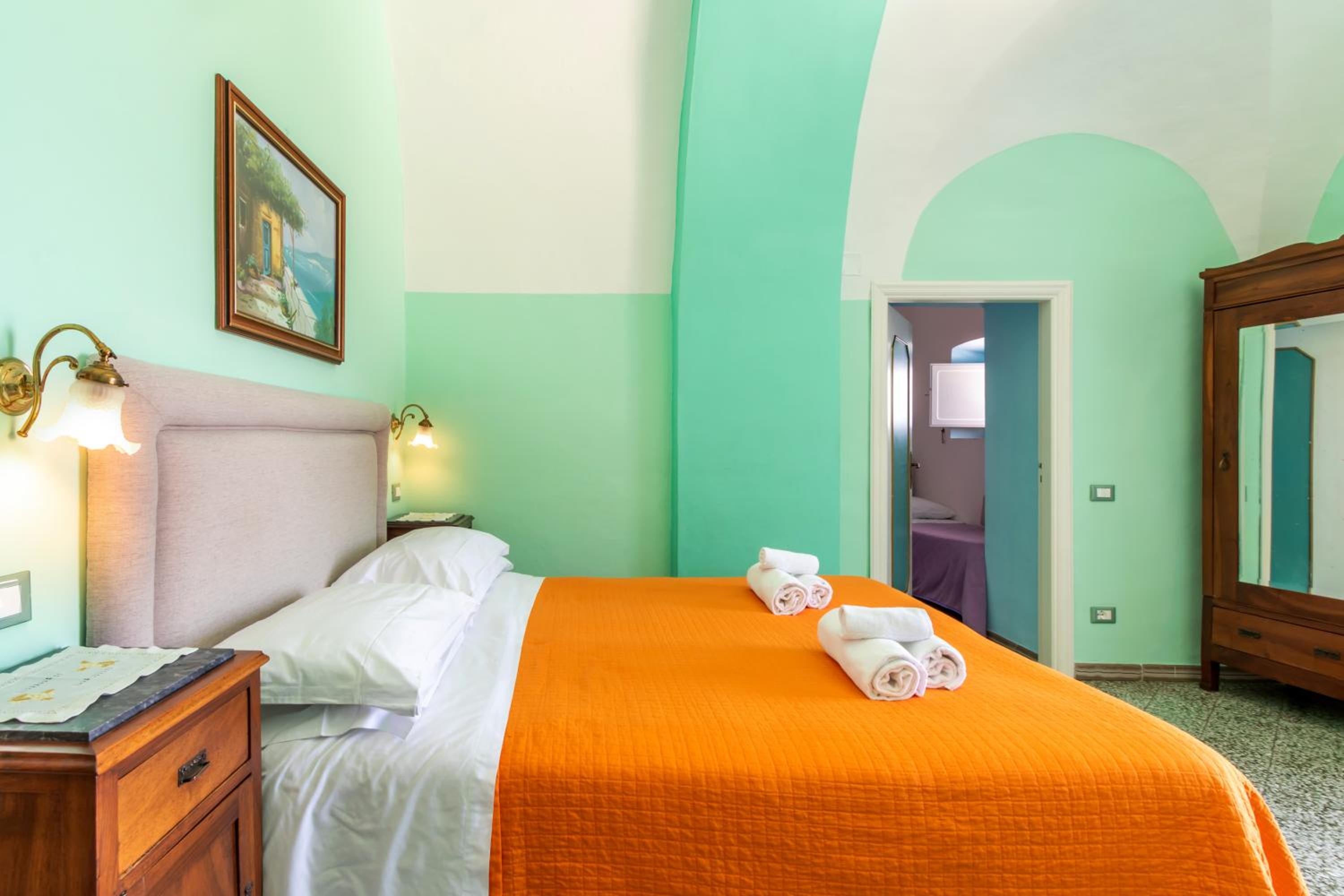 Two-Bedroom Apartment - Photo 8