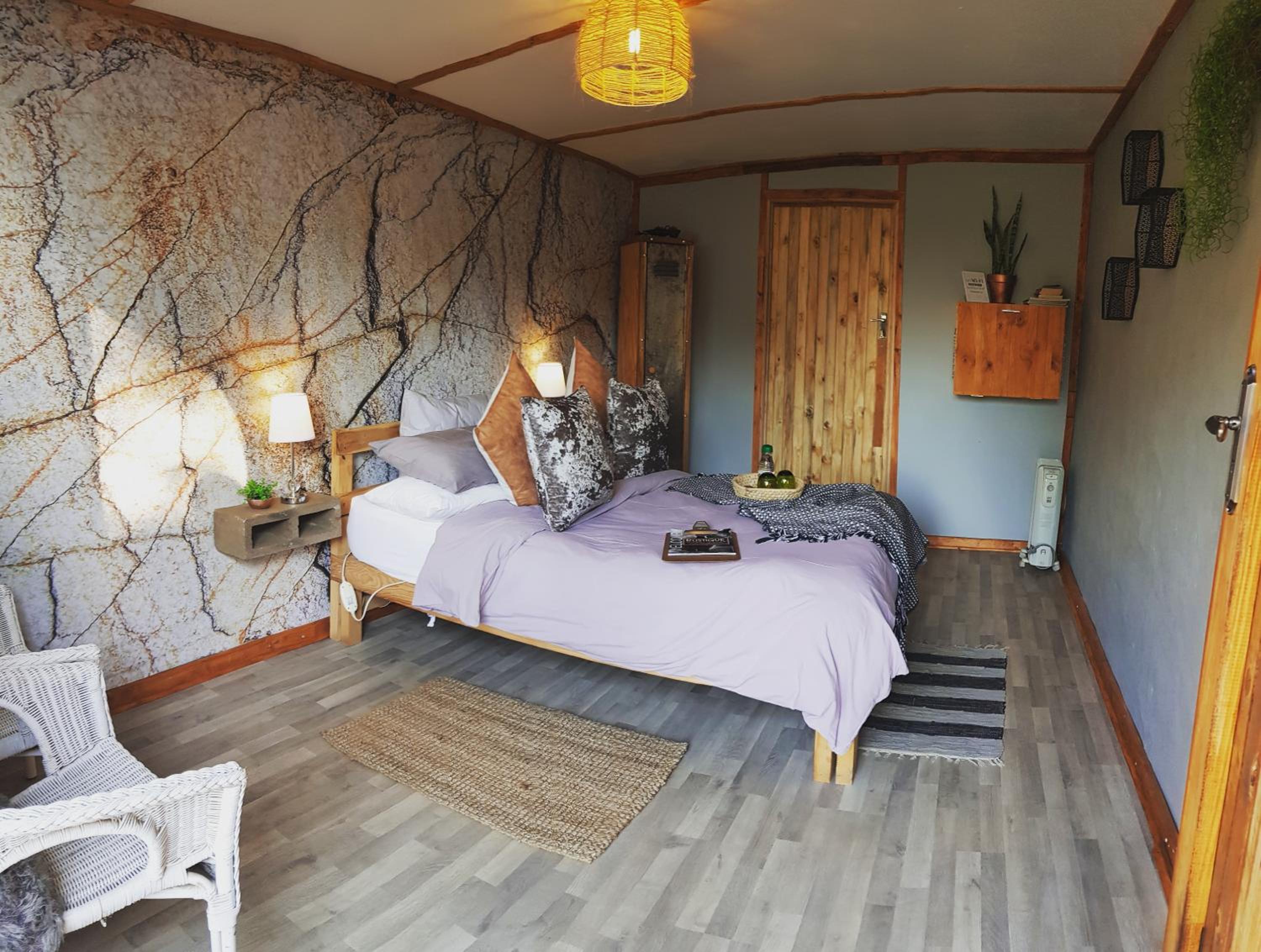 Large Double Room - Photo 4