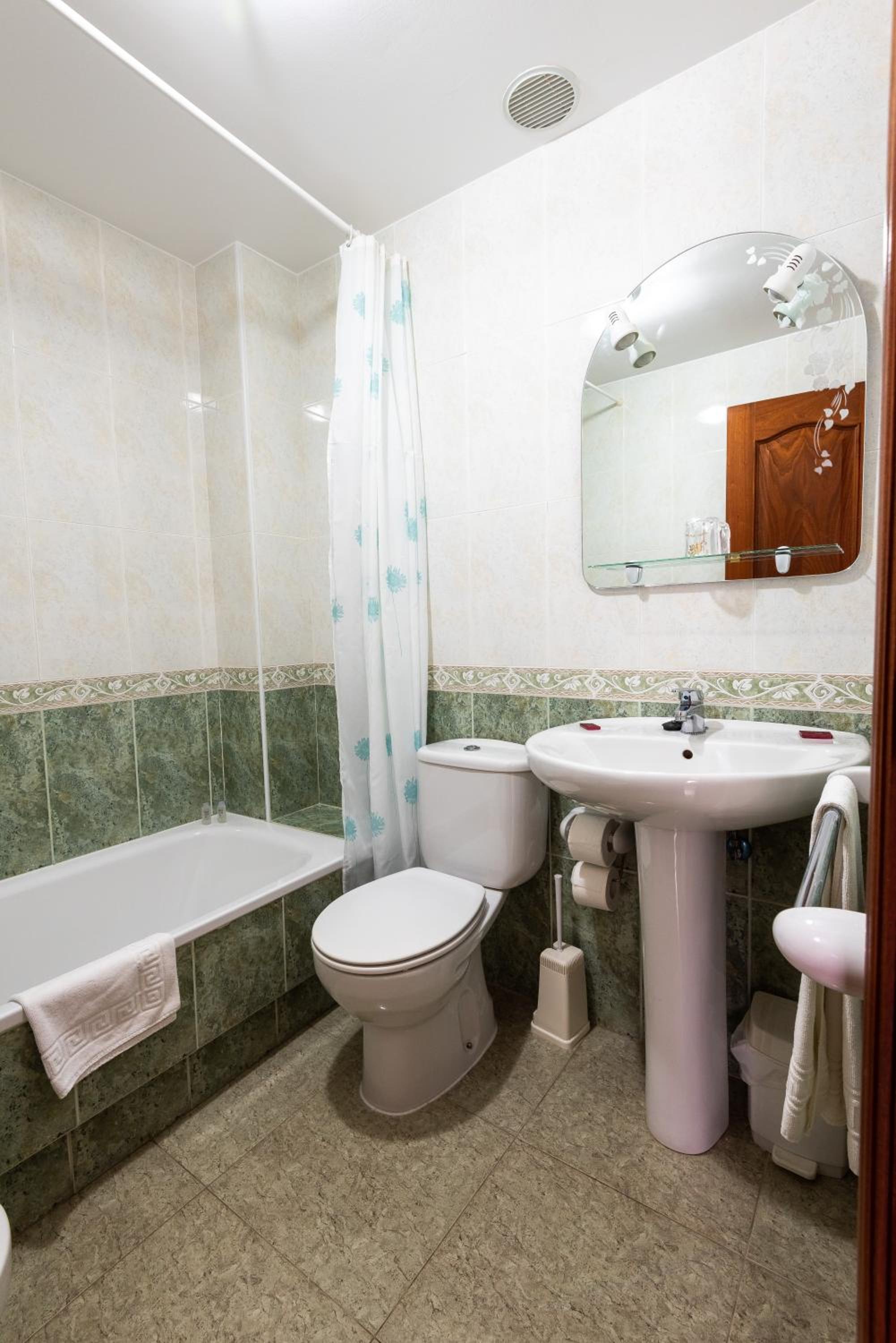 Double or Twin Room - Photo 2