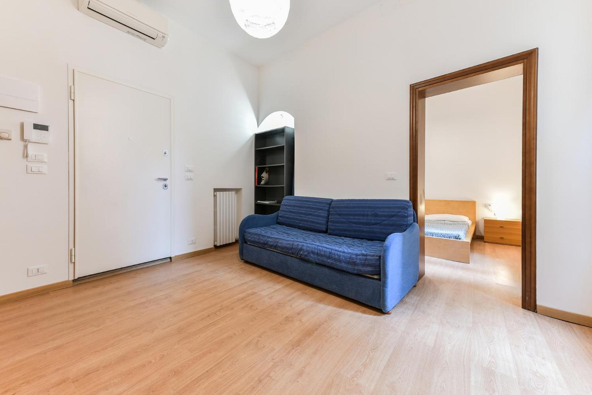One-Bedroom Apartment photo 2