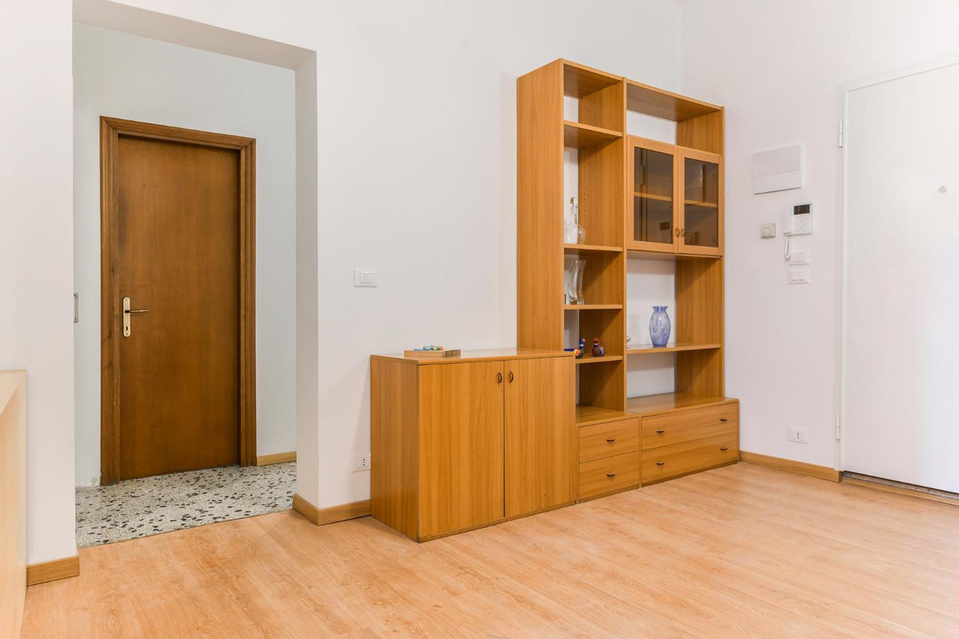 One-Bedroom Apartment photo 3