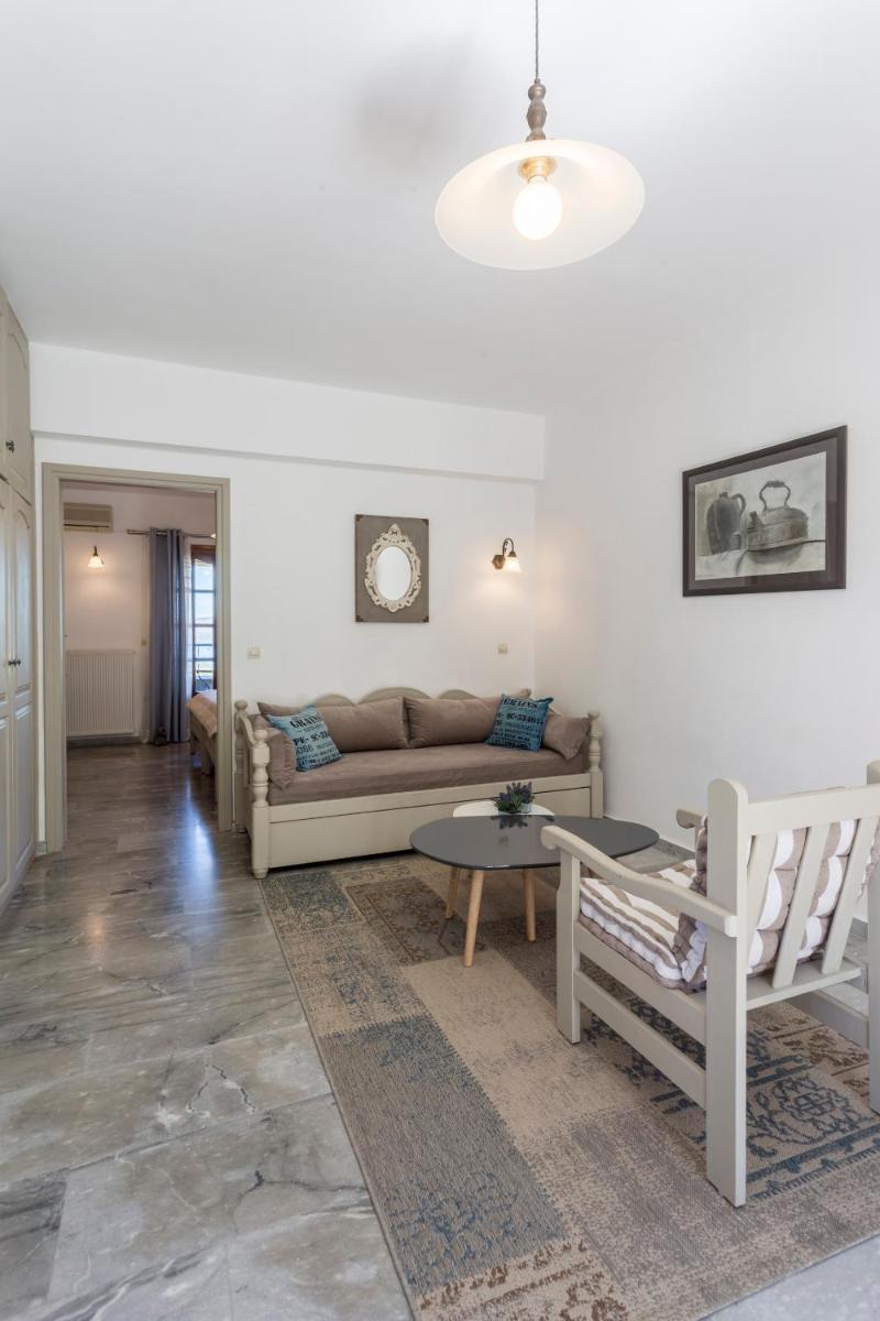 One-Bedroom Apartment with Sea View photo 3