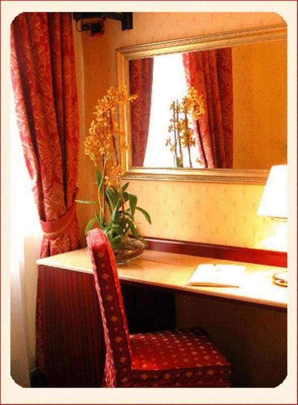 Standard Twin Room - Photo 3