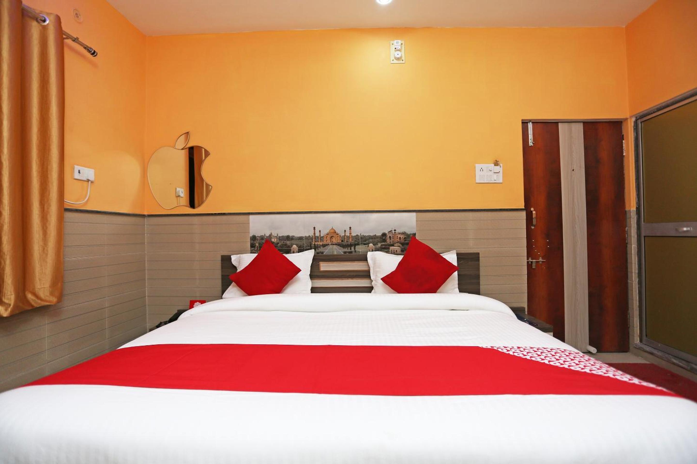 Standard Double Room - Photo 13