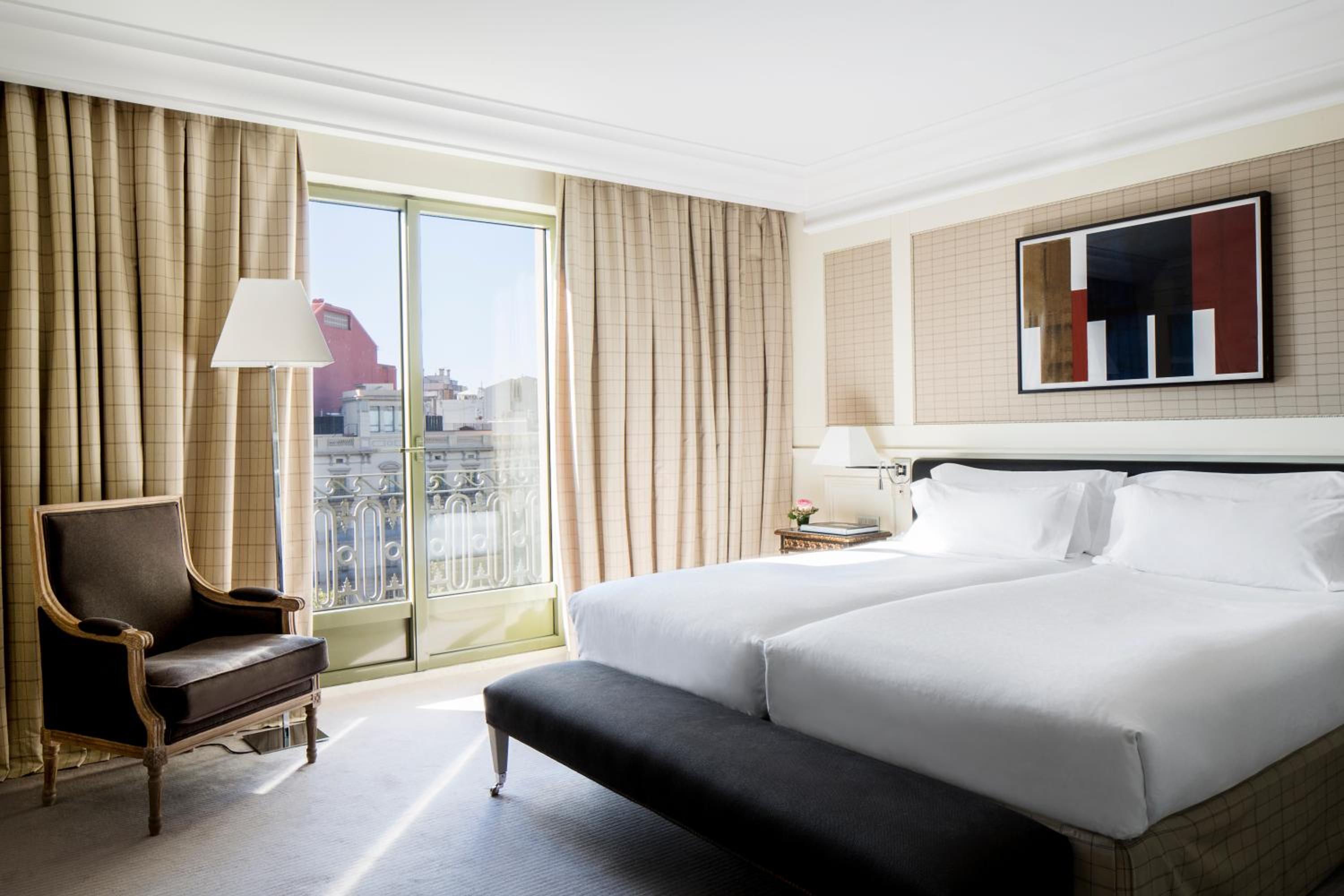 Deluxe Double or Twin Room with Landmark View