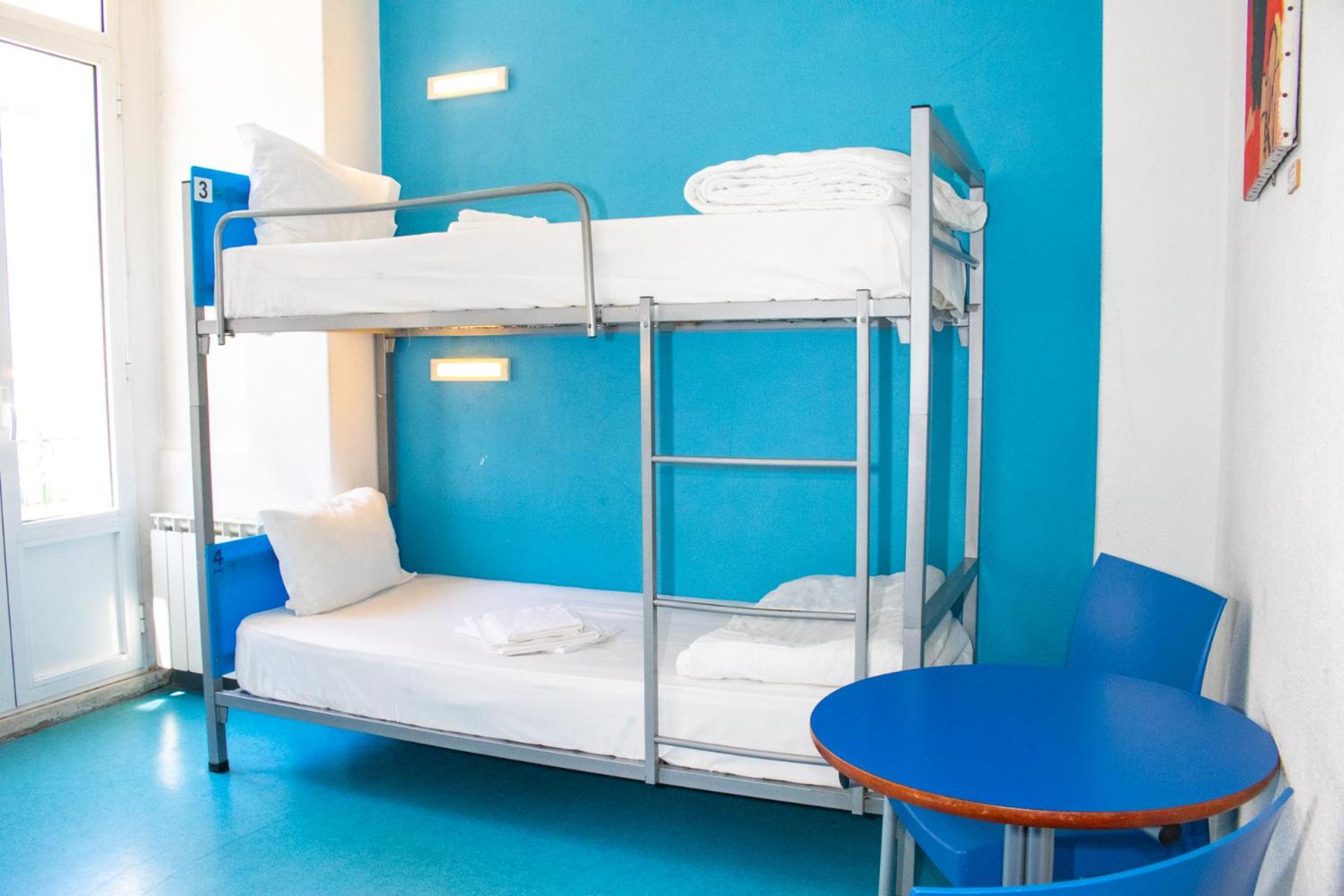 Bed in 4-Bed Female Dormitory Room photo 3