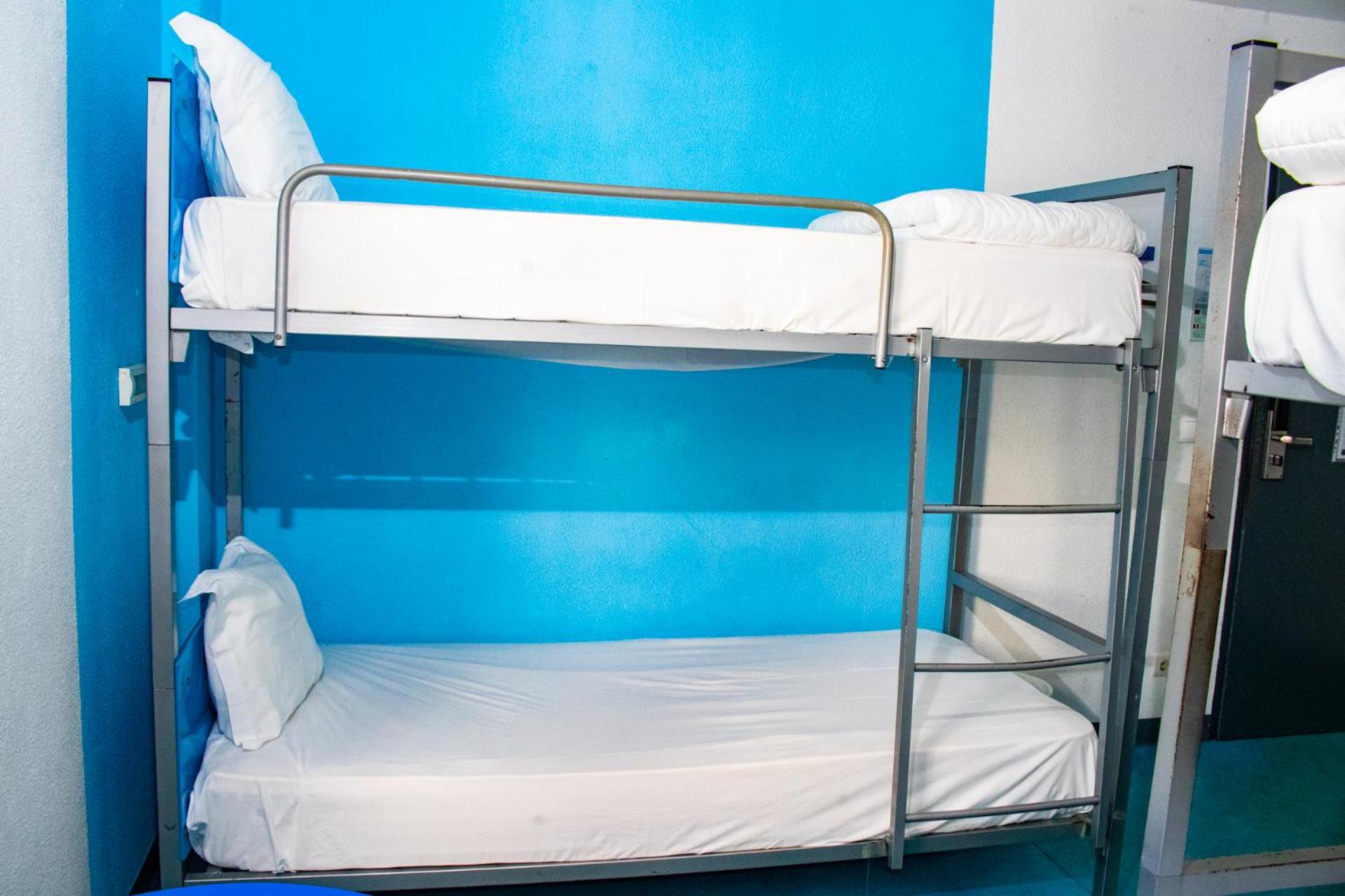 Bed in 6-Bed Female Dormitory Room photo 3