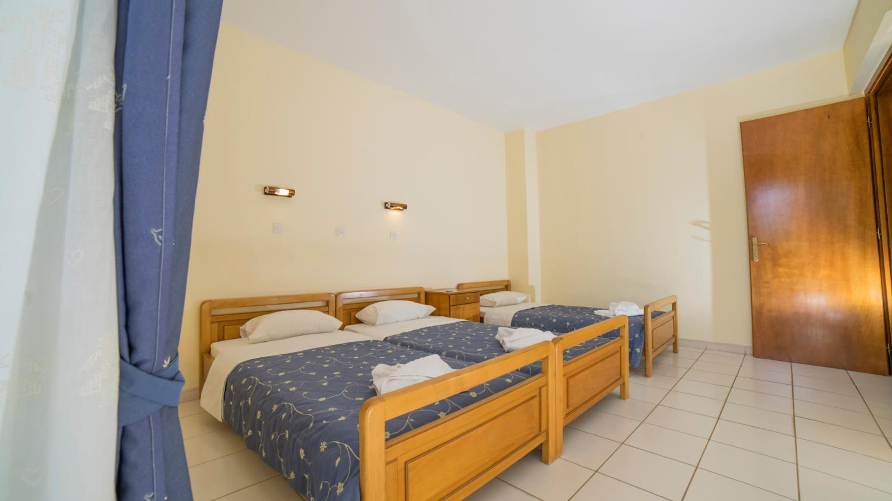 One-Bedroom Apartment (4 Adults + 1 Child) photo 1