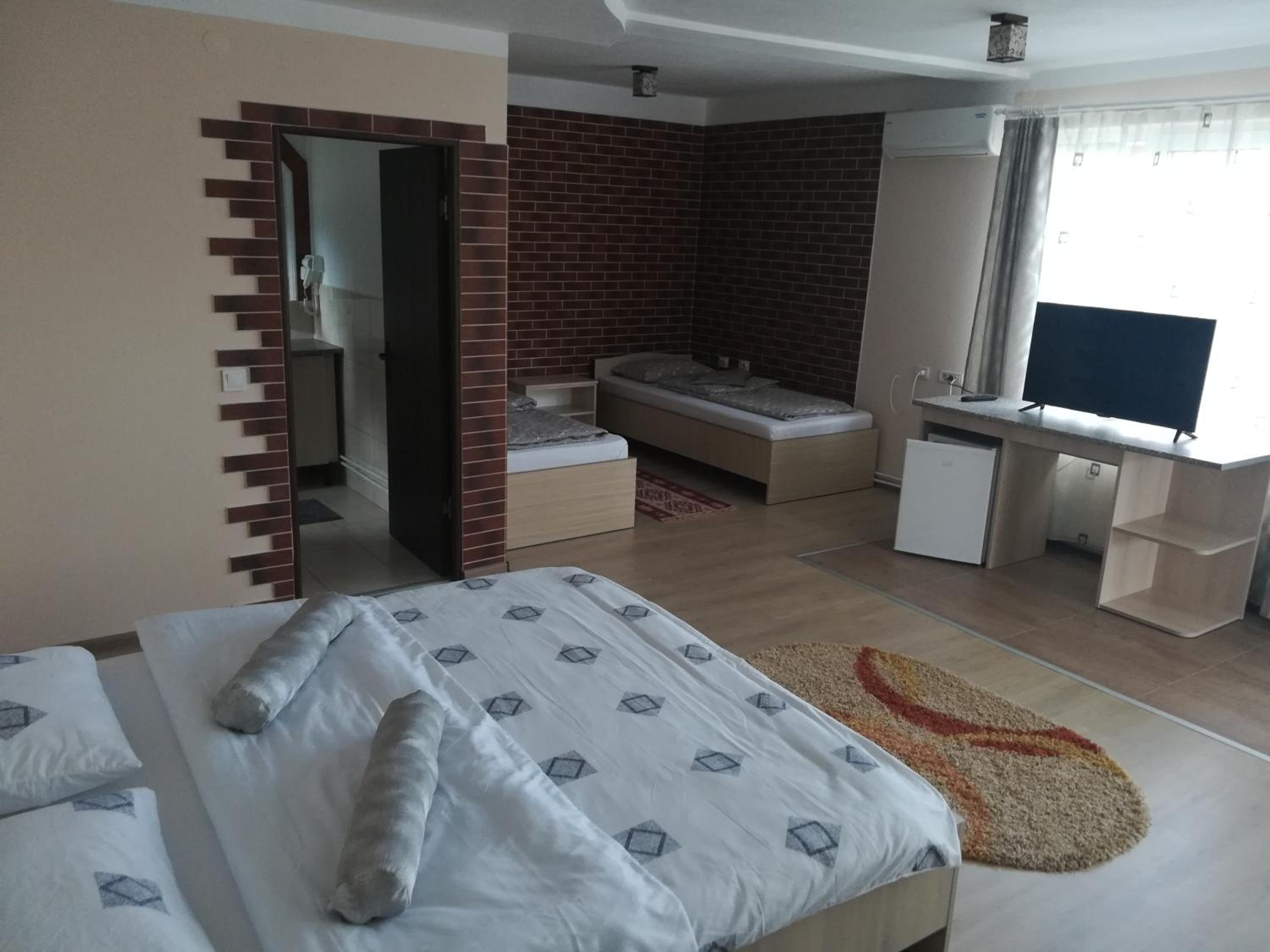 Deluxe Family Room - Photo 5