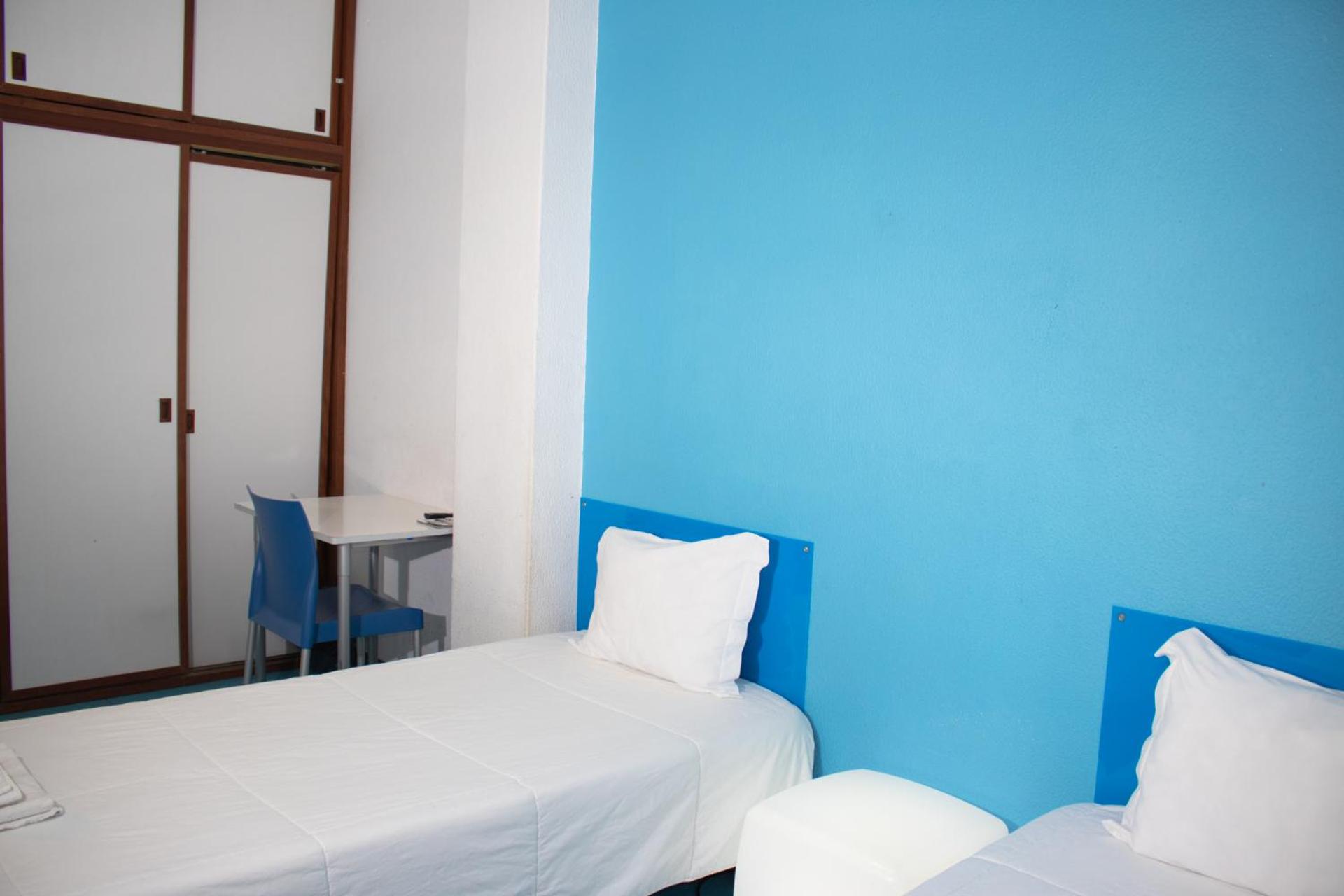 Twin Room - Disability Access photo 2